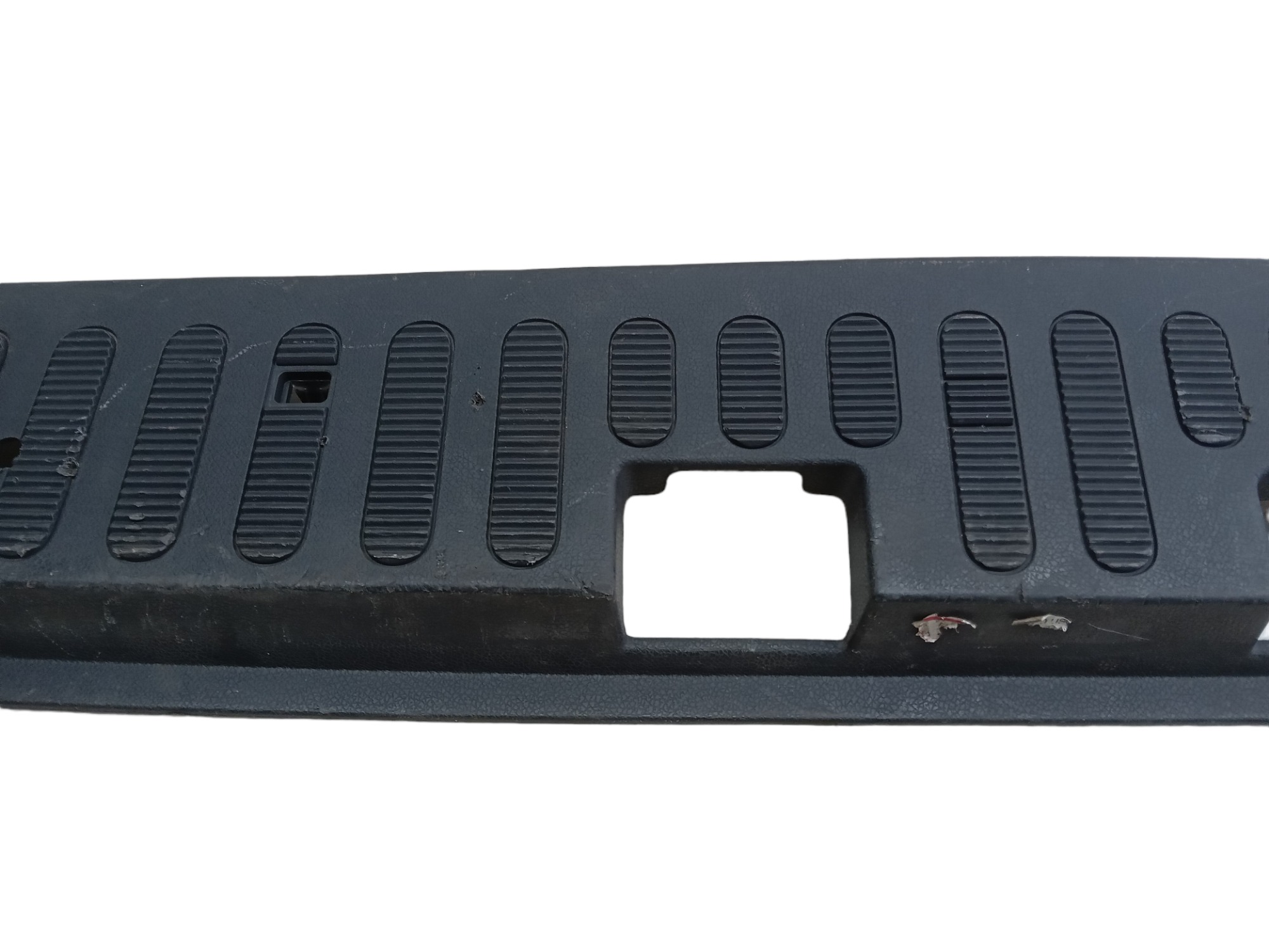 Soleira Traseira Porta Malas Renault Master 2021 P/recuperar 7