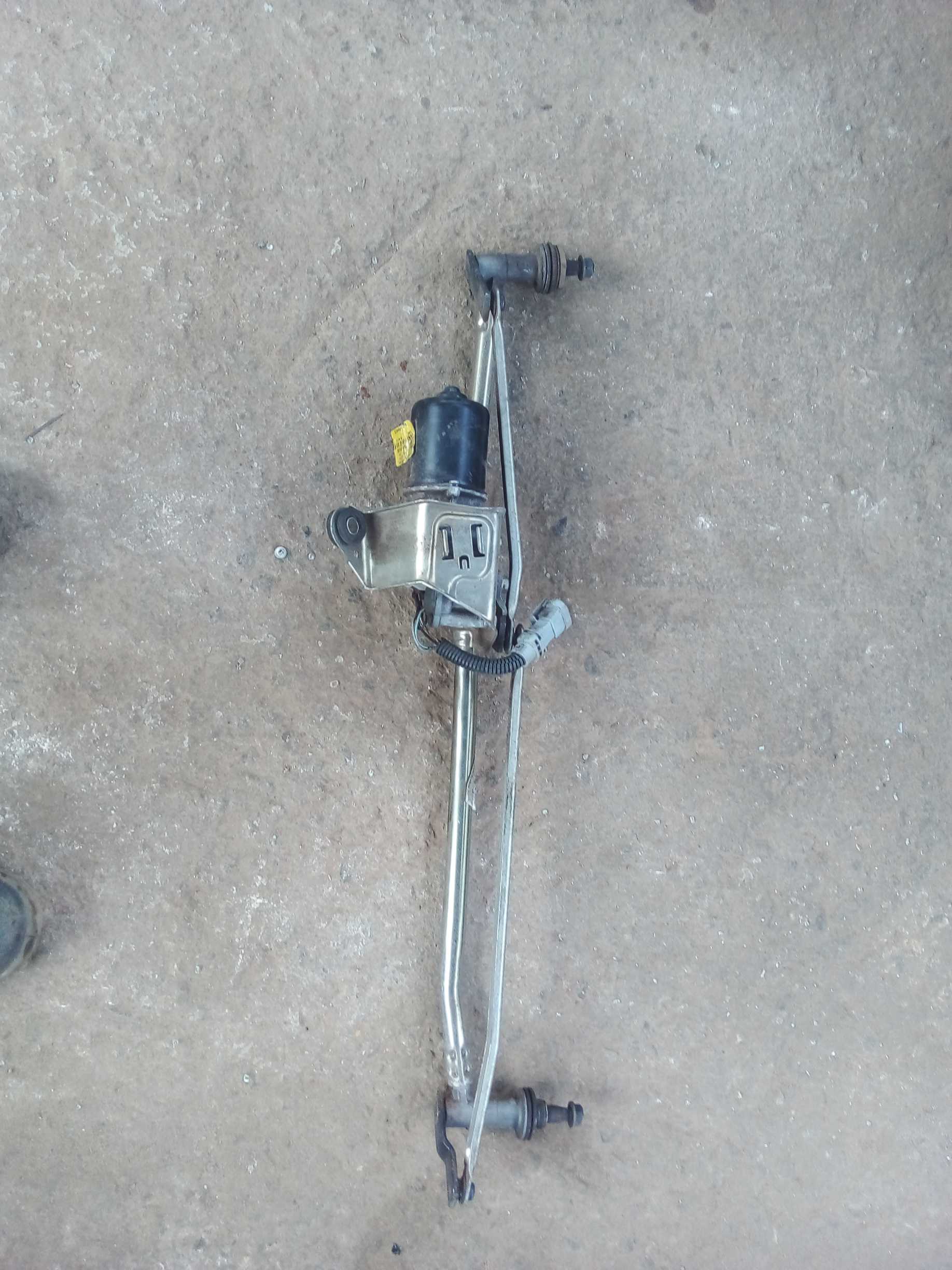 MAQUINA GALHADA LIMPADOR PARABRISA IVECO 2018 2