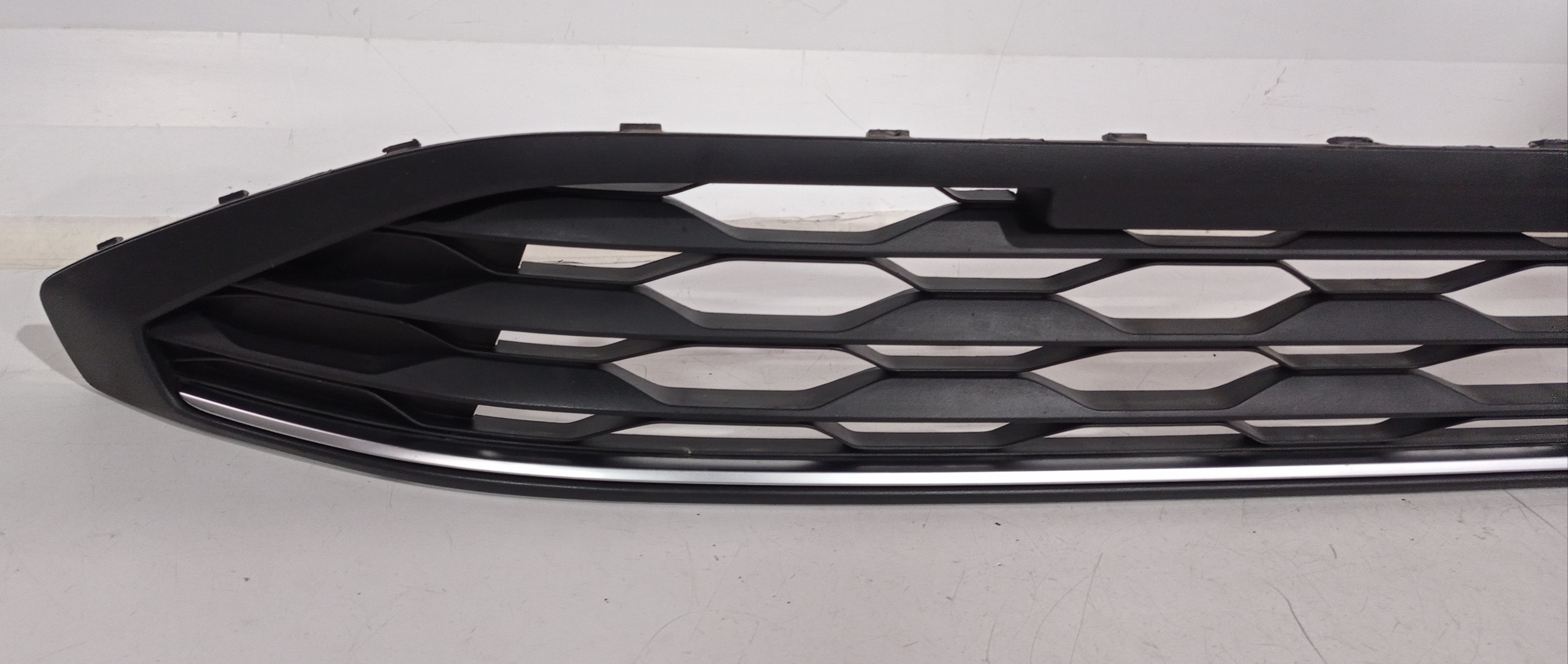 Grade Dianteira Inferior Parachoque Vw Nivus 2020 A 2021 Preto Xxxx 2
