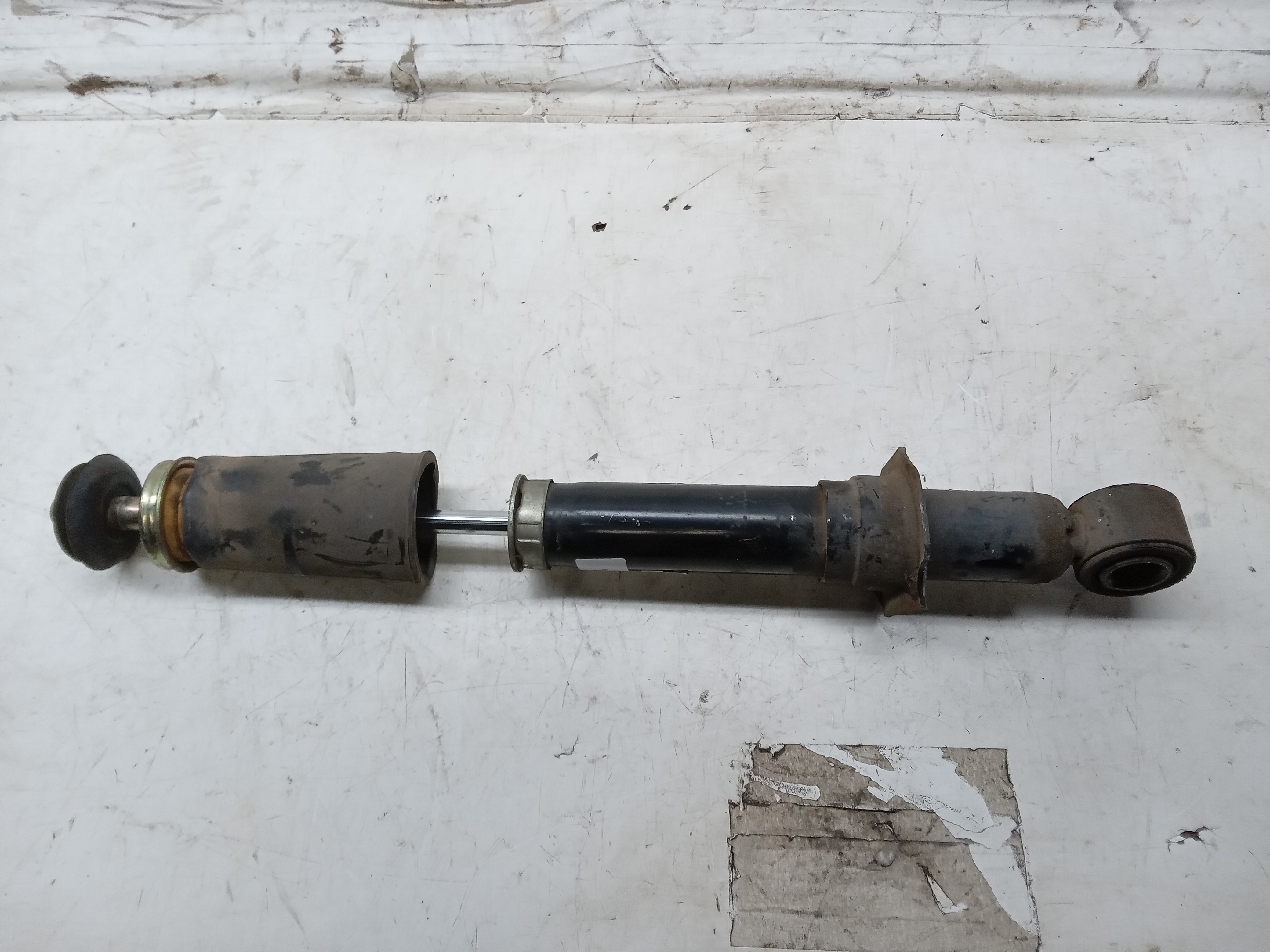 AMORTECEDOR TRAS TOYOTA COROLLA 2005 2