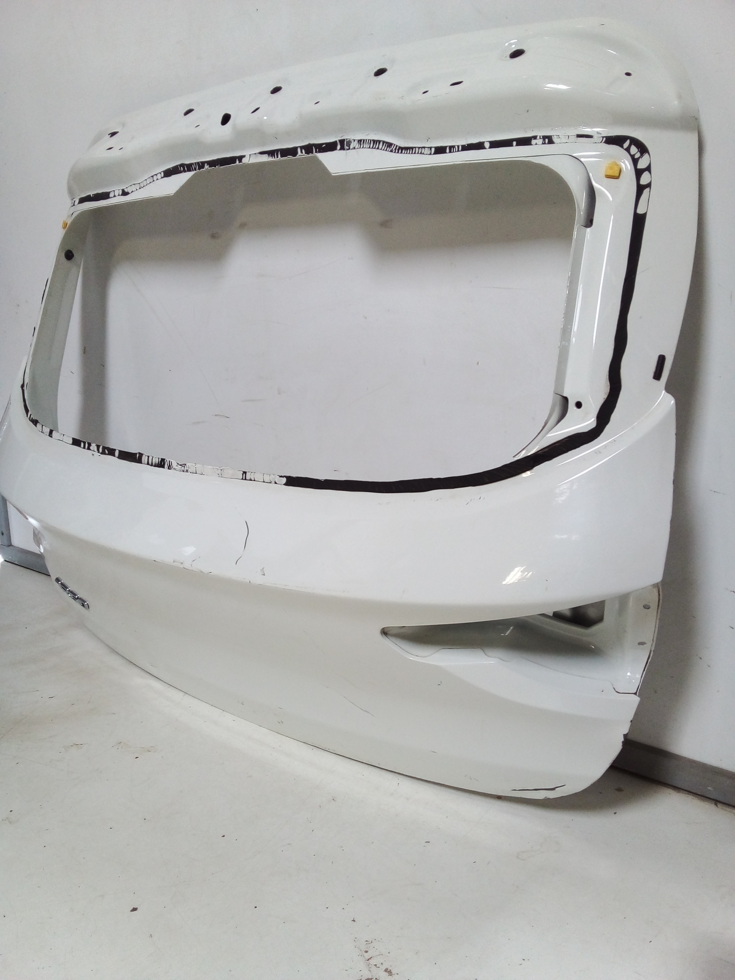 Tampa Traseira Fiat Argo 2019 Para Recuperar  Branco 4
