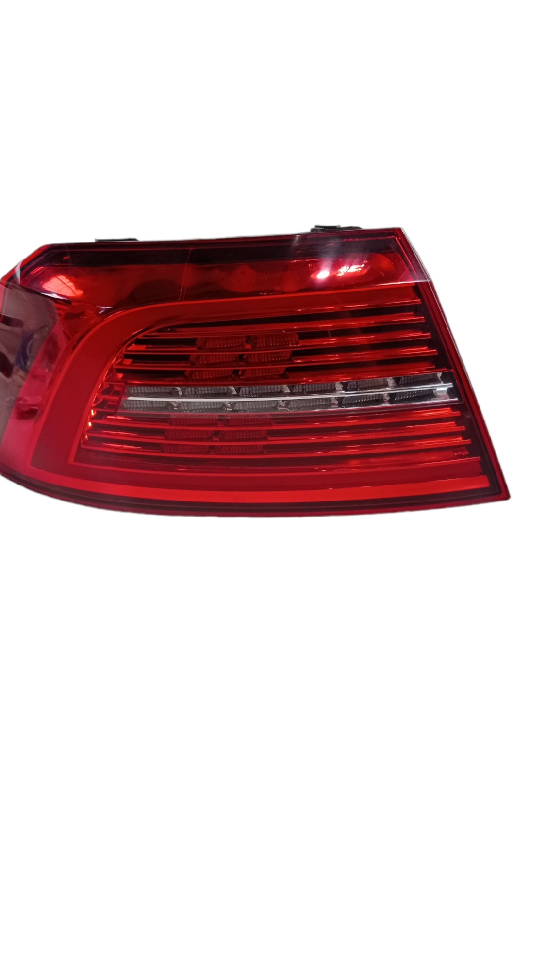 Lanterna Traseira Esquerda Led  Volkswagen Passat 2019 2