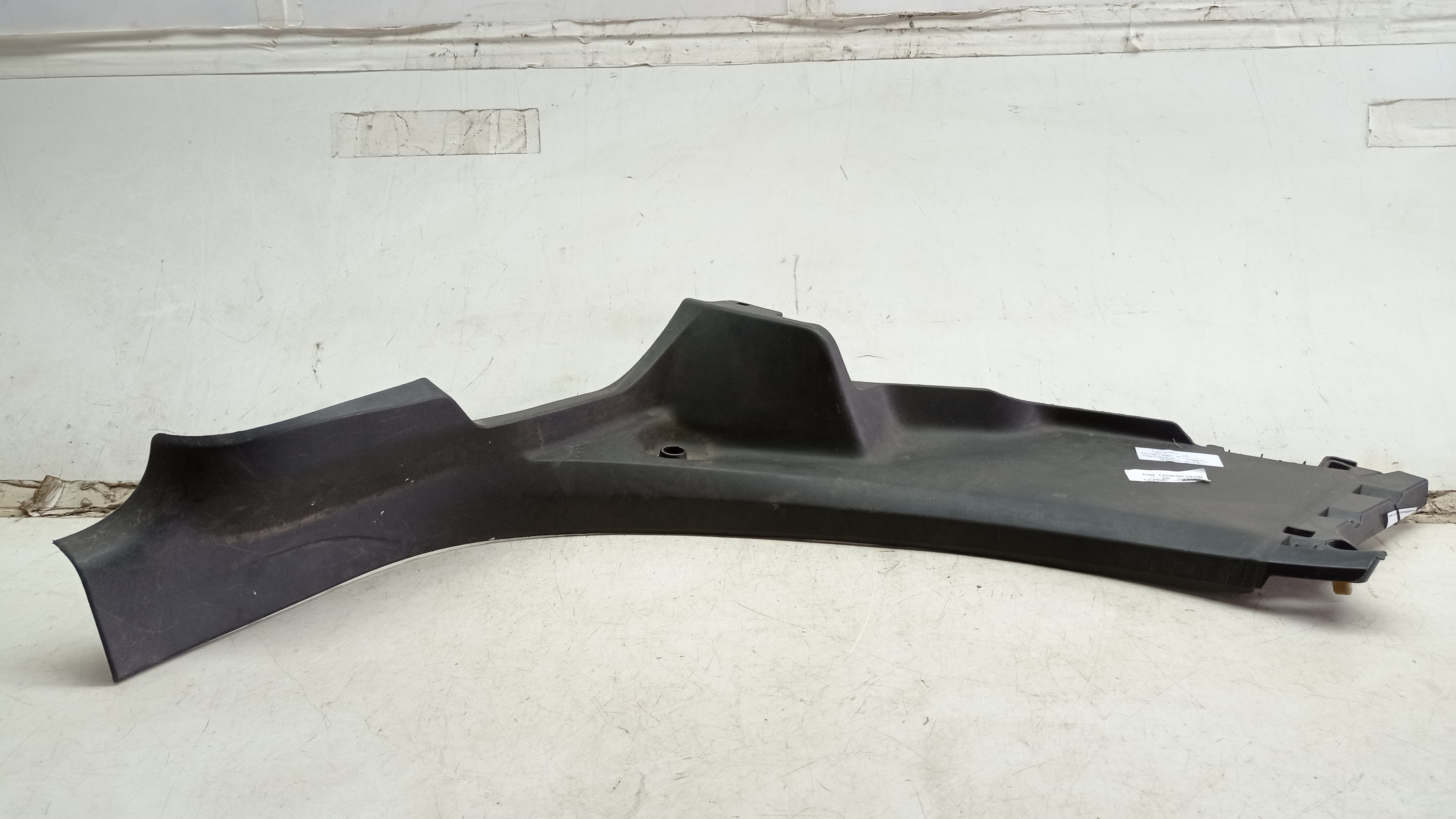 Moldura Lateral Tras Esq Peugeot 2008 1.6 2016 9809051877 1