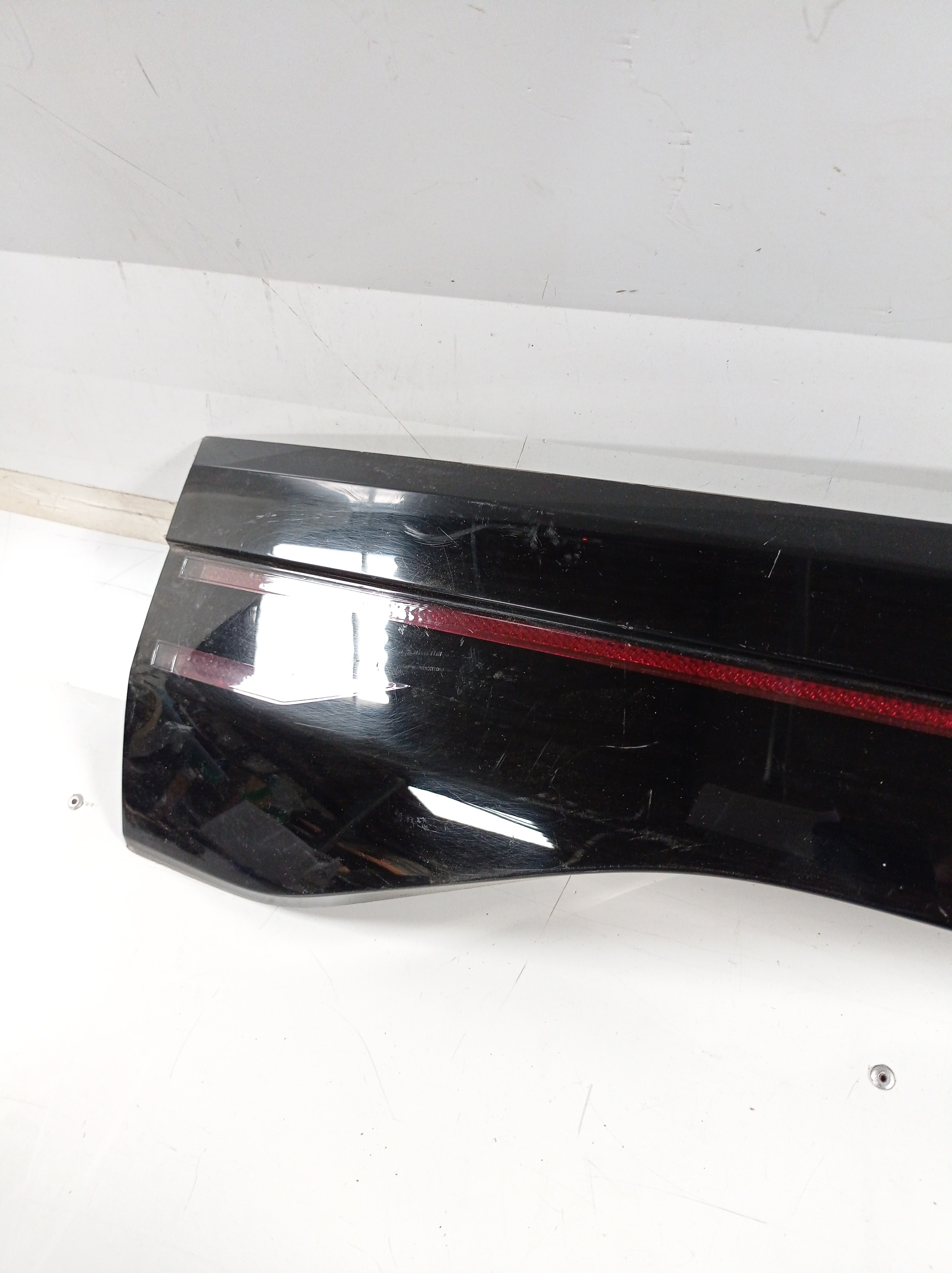 2gp827577 Moldura Aplique Tampa Traseira Vw Tcross 2019 2020 9