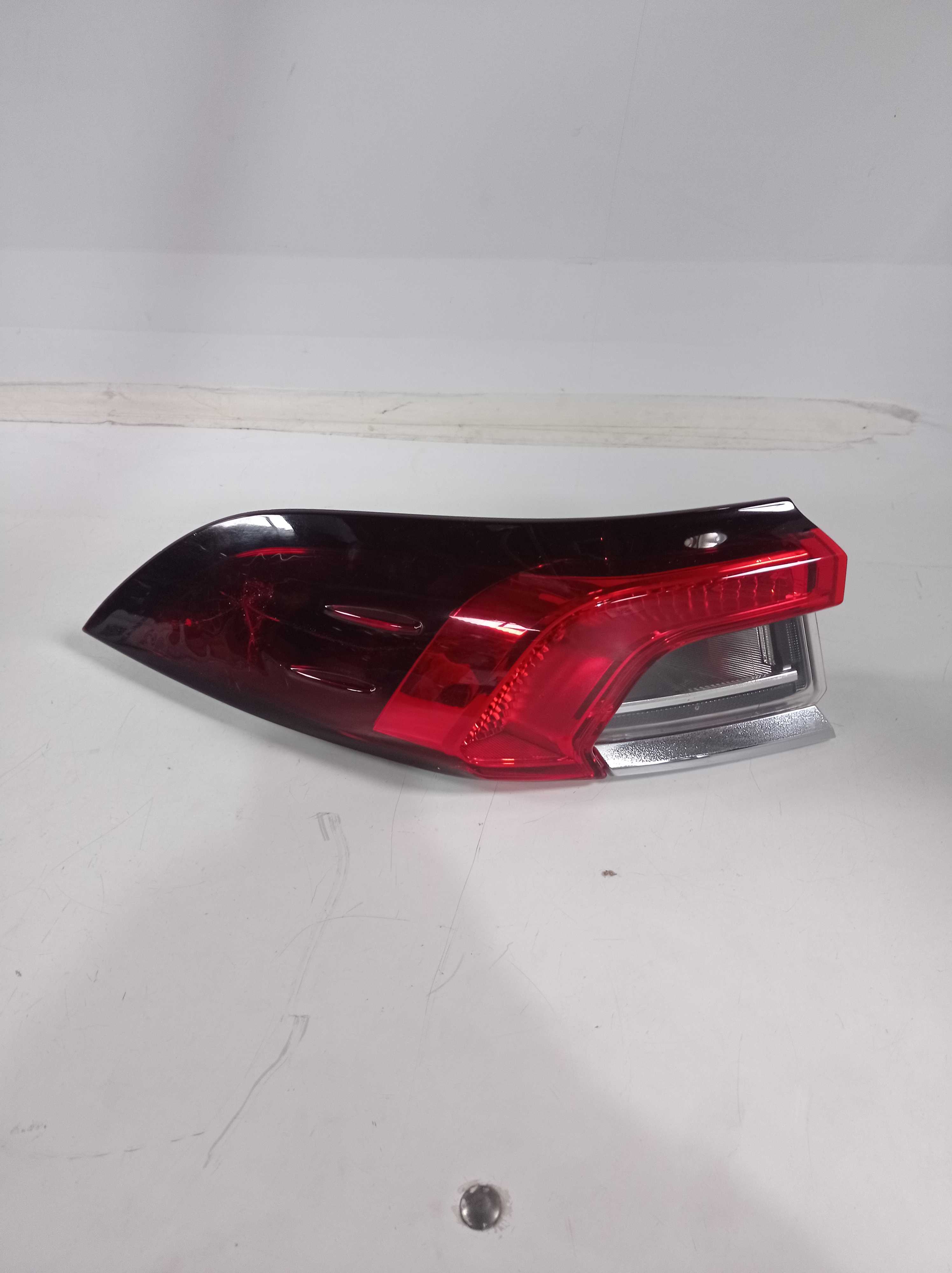 LANTERNA TRASEIRA ESQUERDA TOYOTA COROLLA RECUPERADA