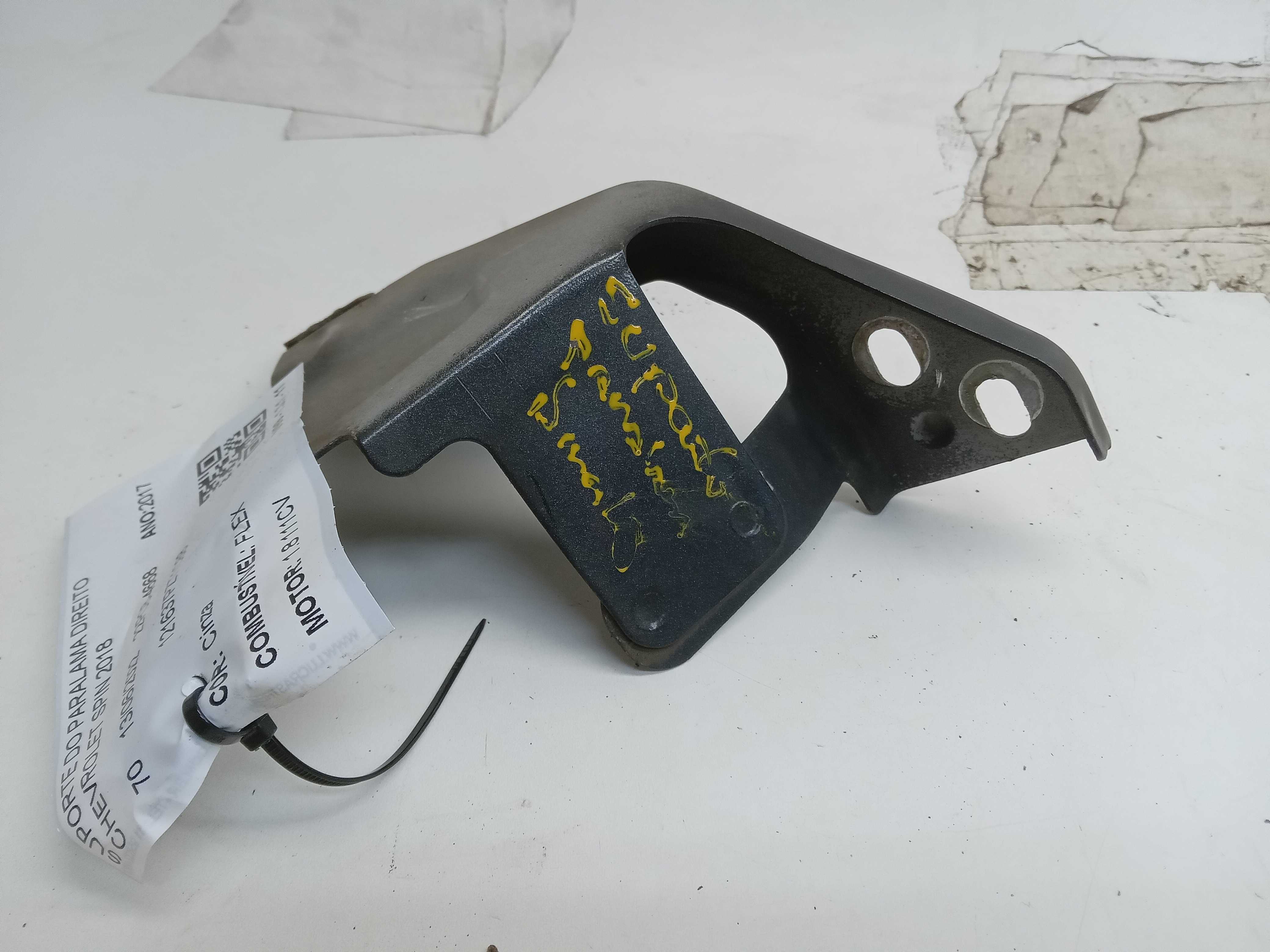 SUPORTE DO PARALAMA DIREITO CHEVROLET SPIN 2018 2