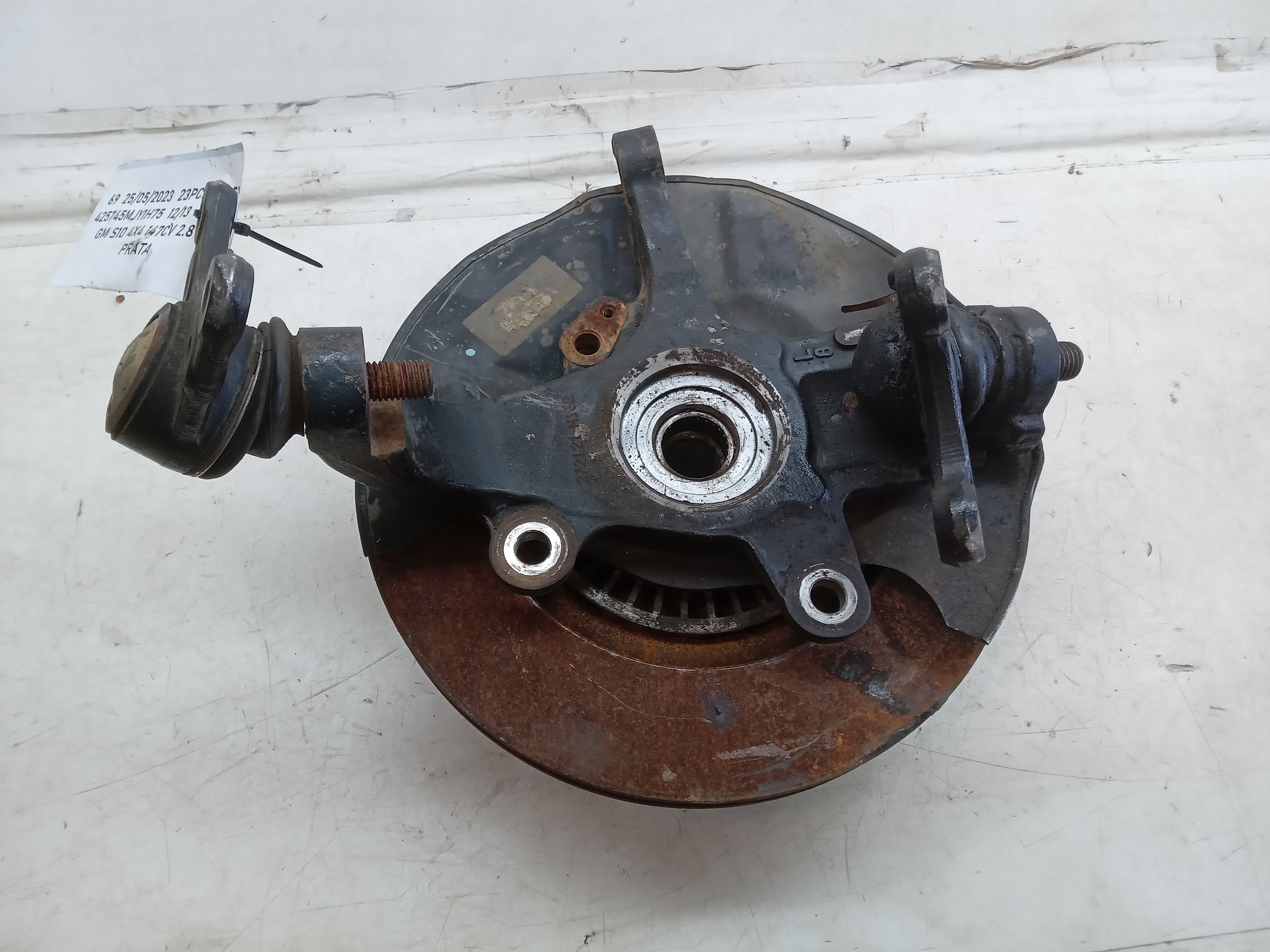 MONTANTE DIANT LE GM S10 2013 1