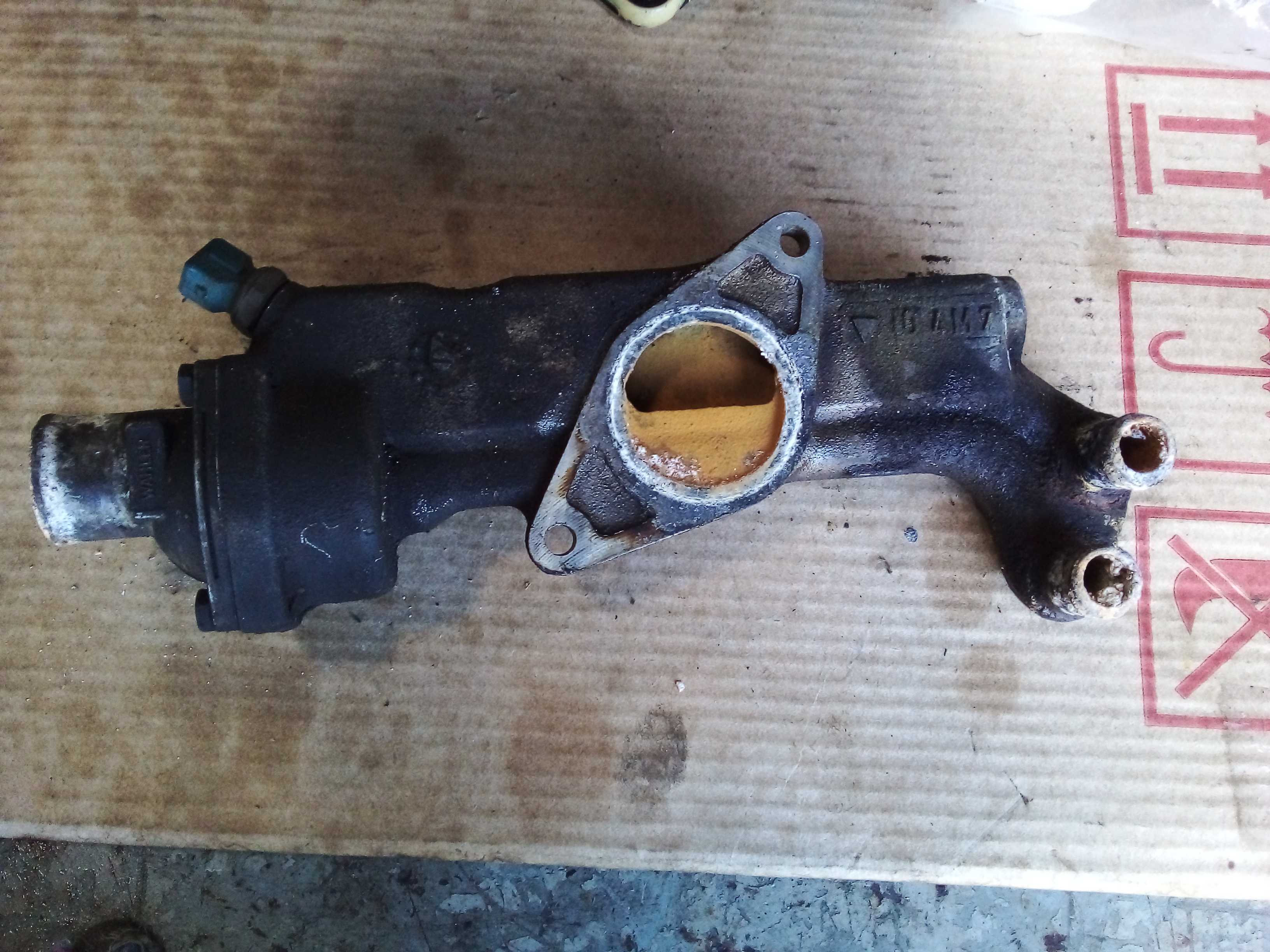 CARCAÇA BOMBA DÁGUA VECTRA  98 MOTOR 2.2 90400005 2