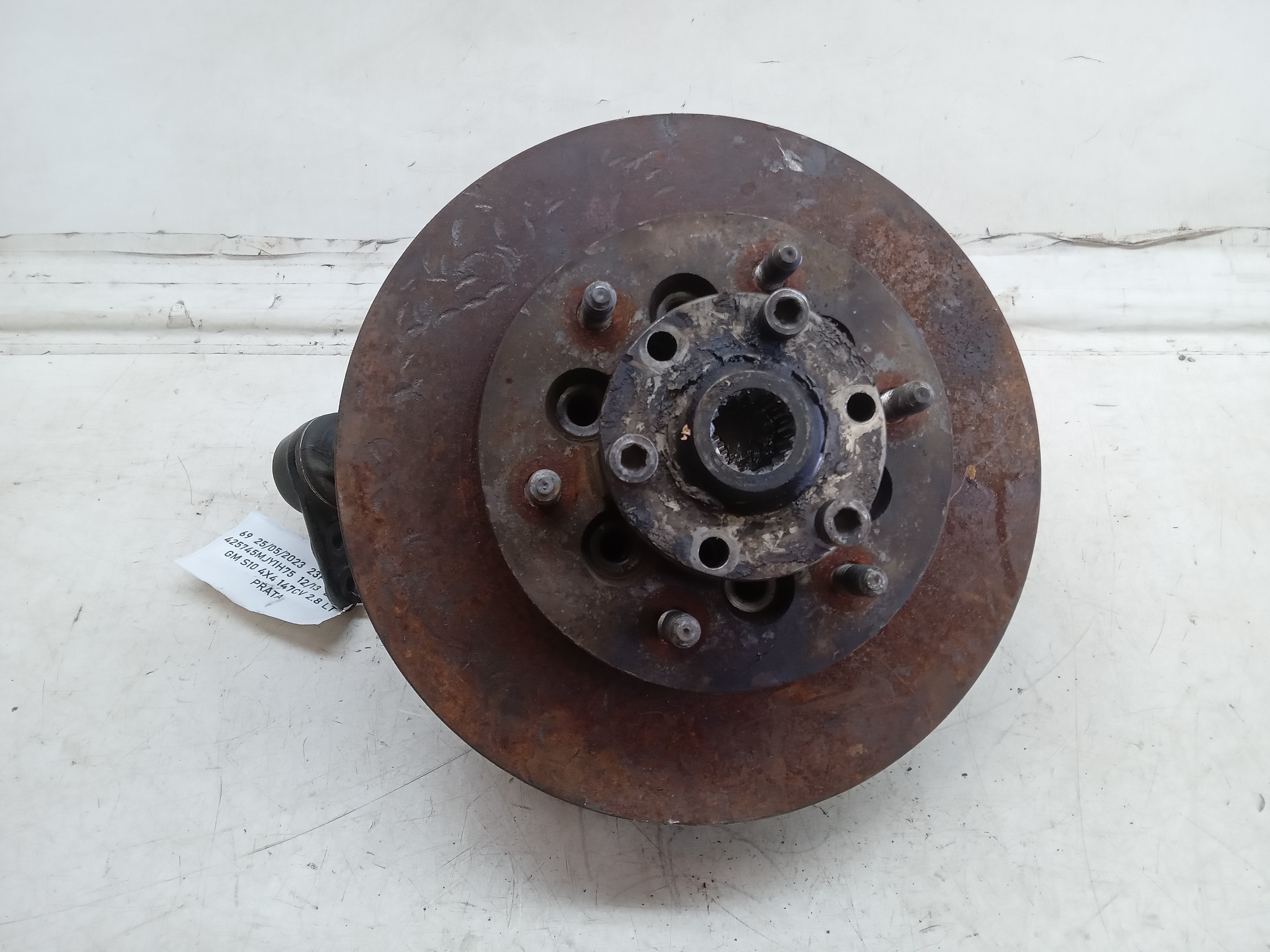 MONTANTE DIANT LE GM S10 2013 2