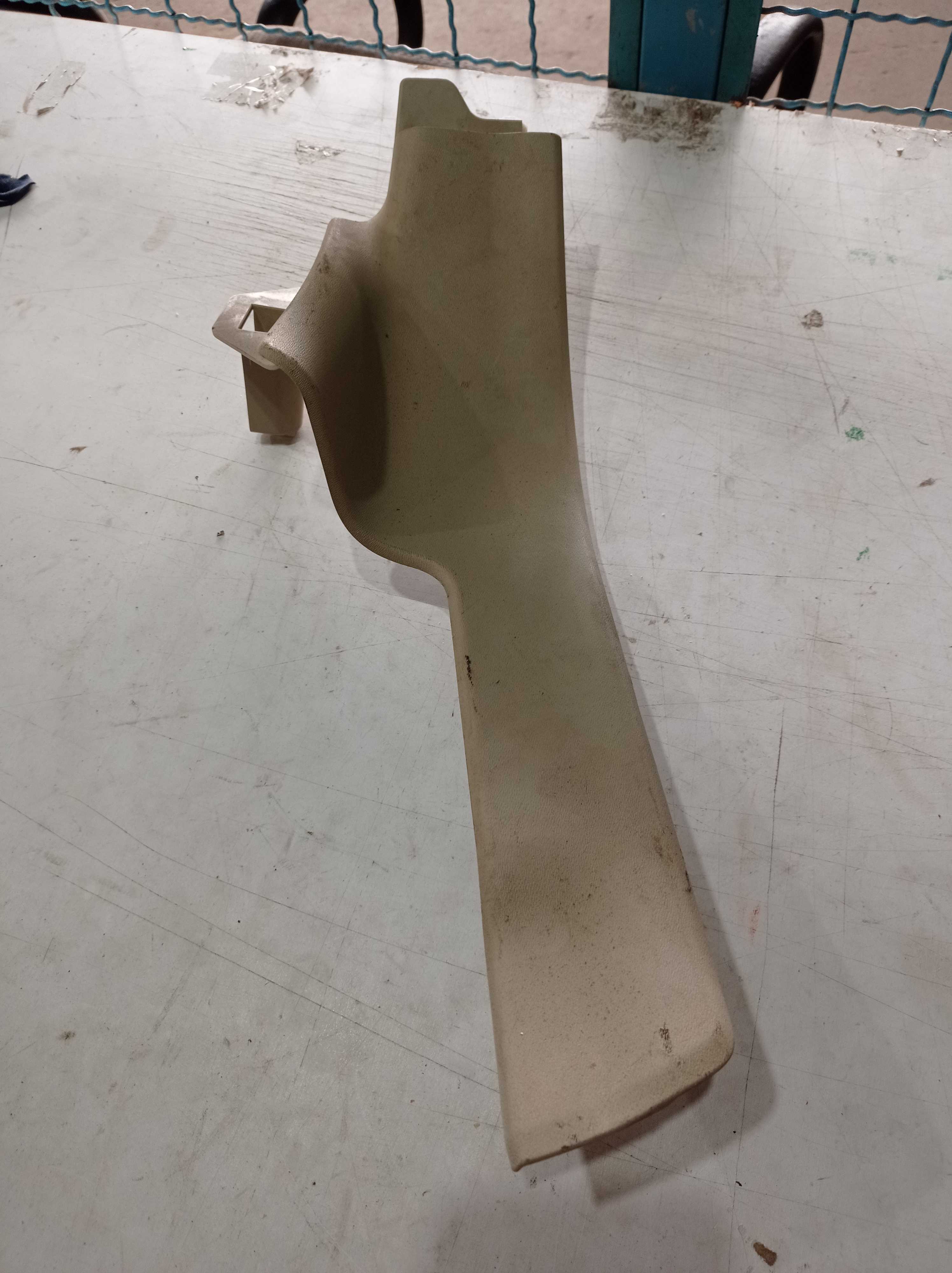 ACABAMENTO SOLEIRA INTERNA TRASEIRA ESQUERDA VOLVO XC60 10 1