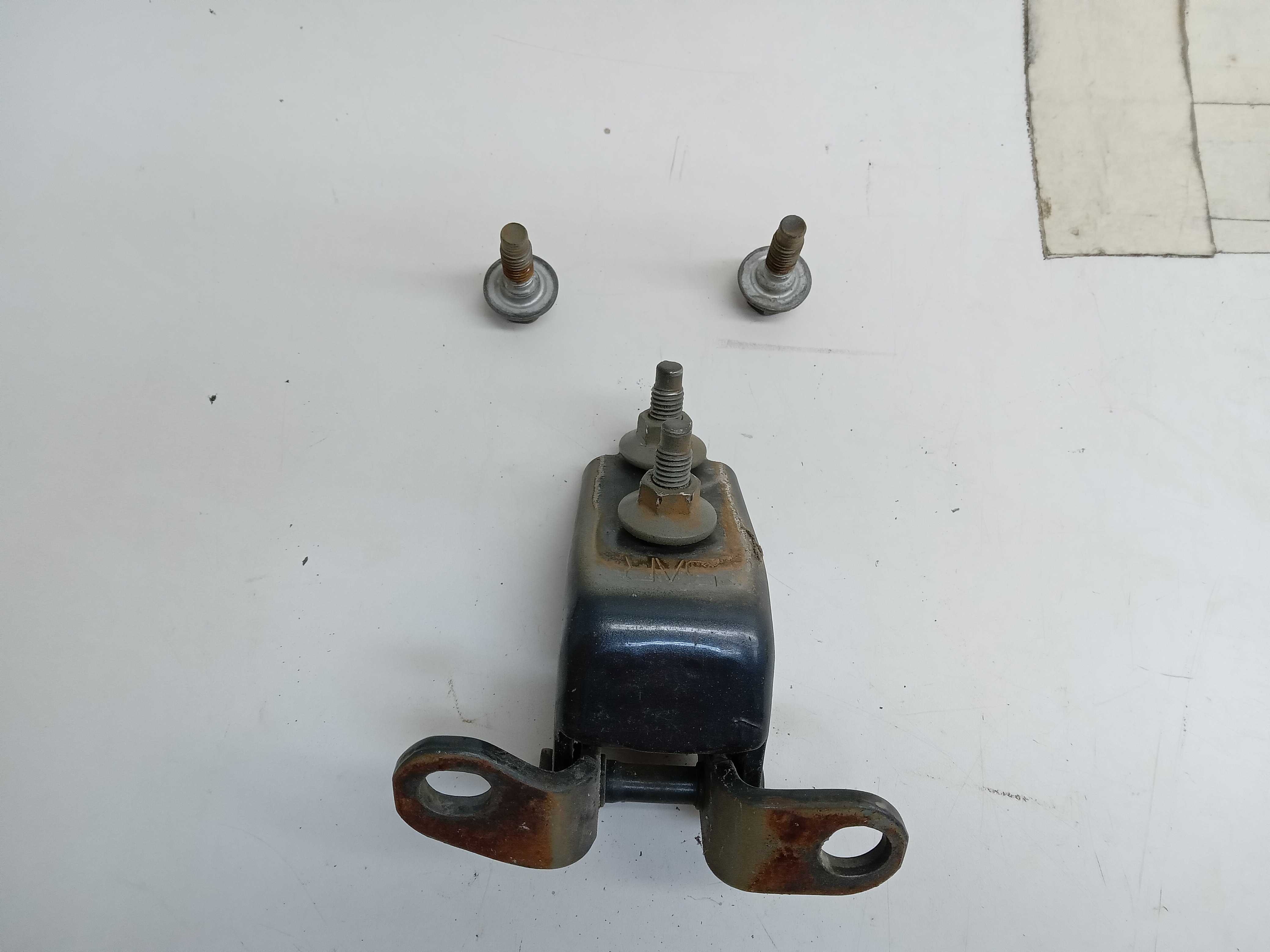 DOBRADIÇA INFERIOR PORTA TRASEIRA DIREITA Honda Civic 2005 2