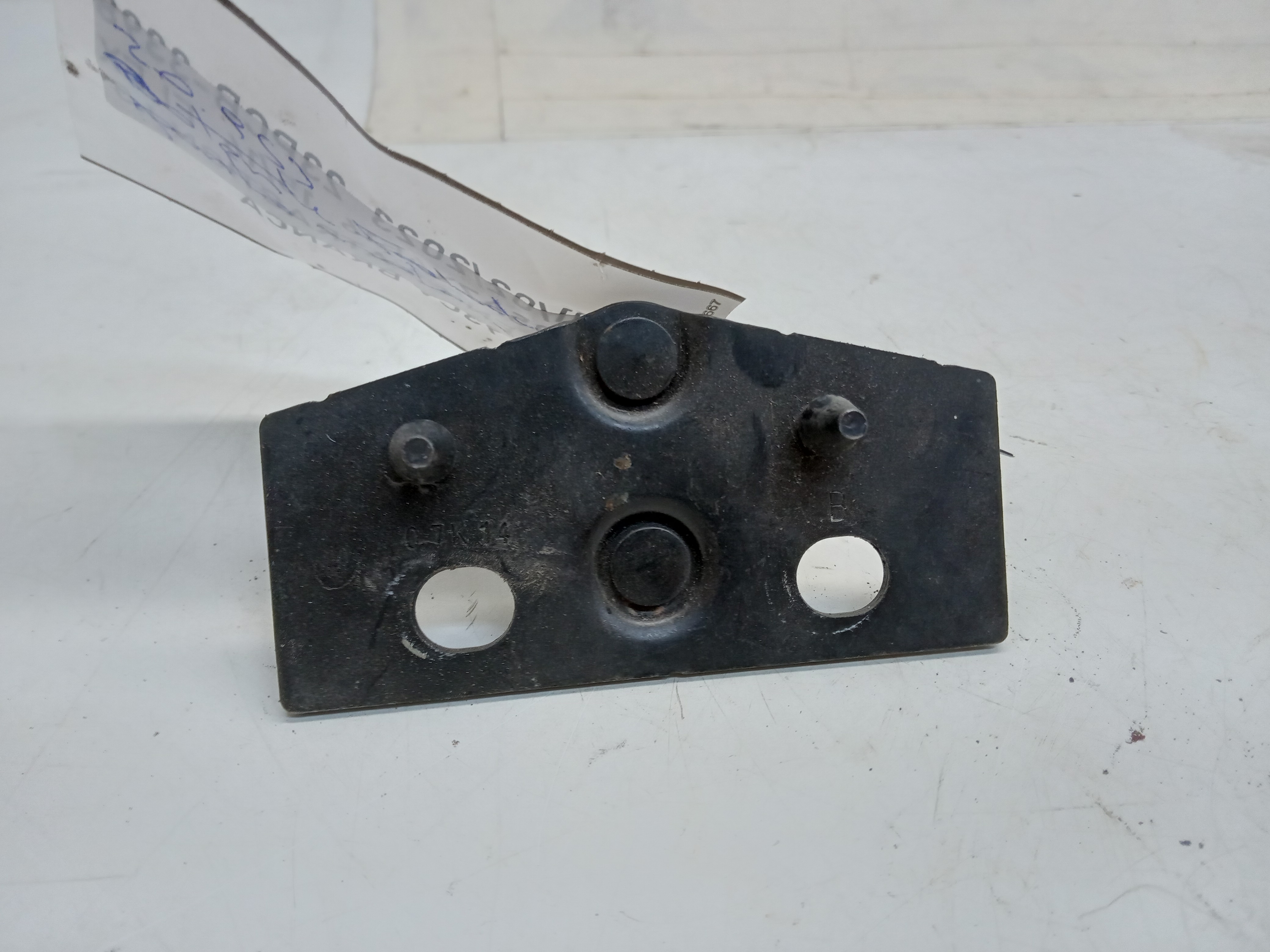 BATENTE FECHADURA PORTA MALAS CITROEN C3 2016