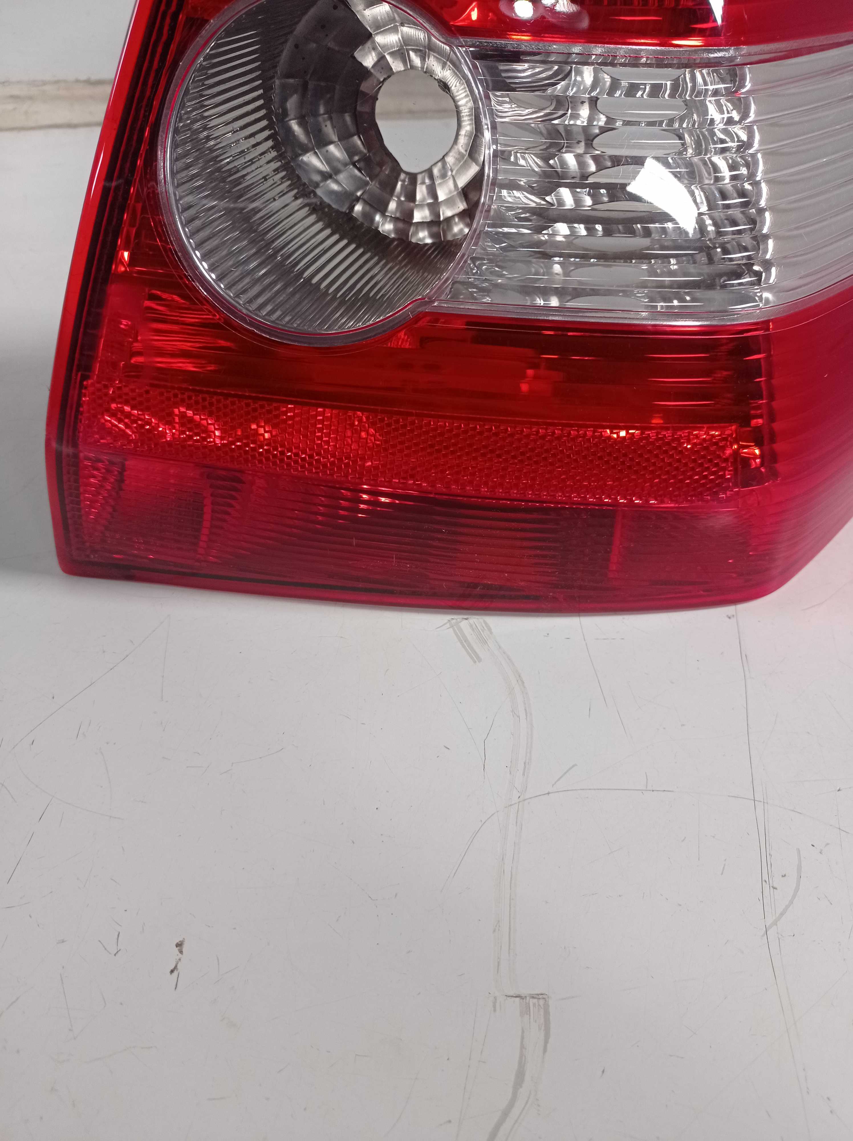 LANTERNA TRASEIRA DIREITA RENAULT MEGANE SEDAN 06 09 RECU 2