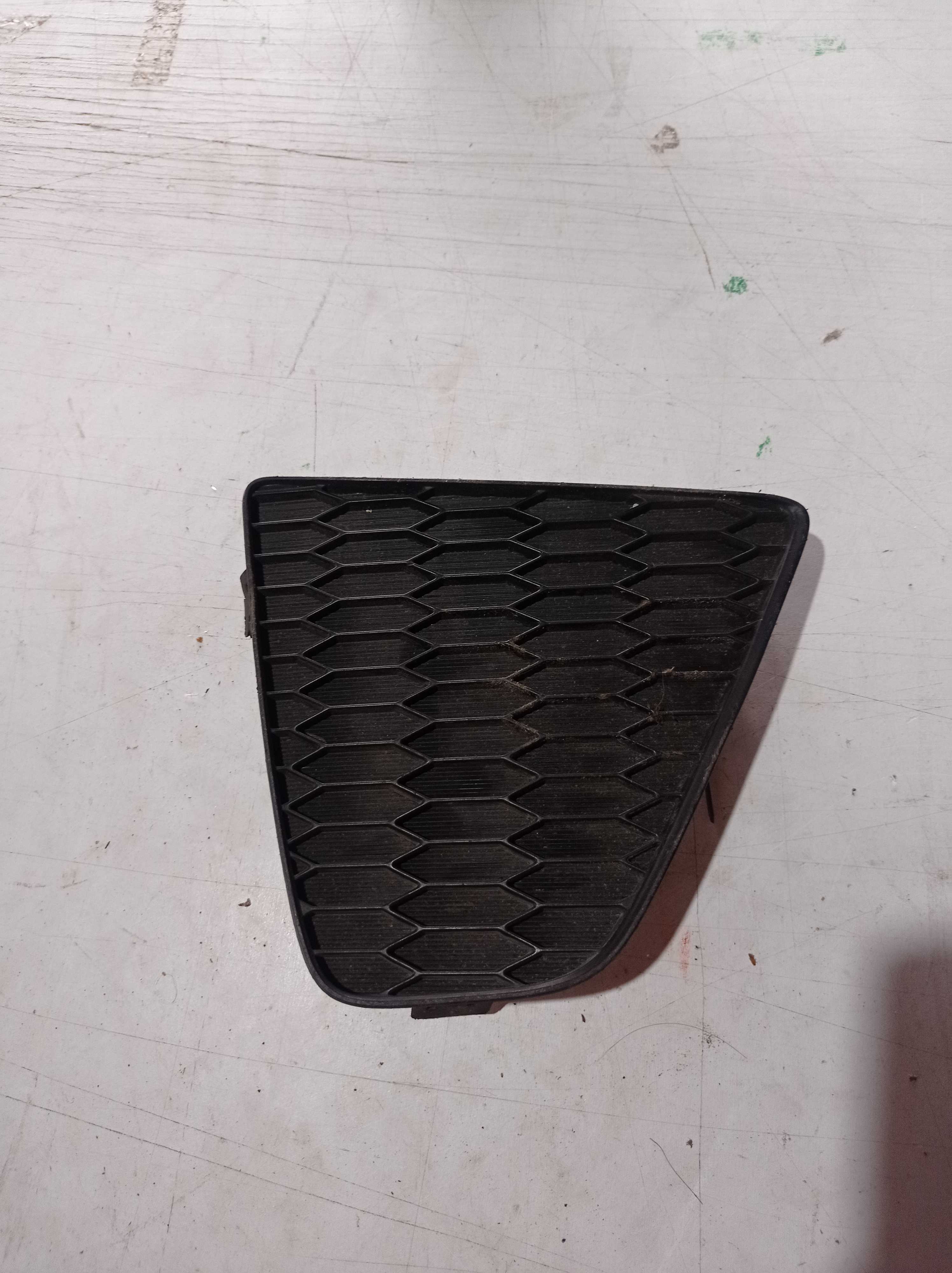 GRADE PARACHOQUE TRASEIRO ESQUERDO HONDA NEW FIT 2015 1