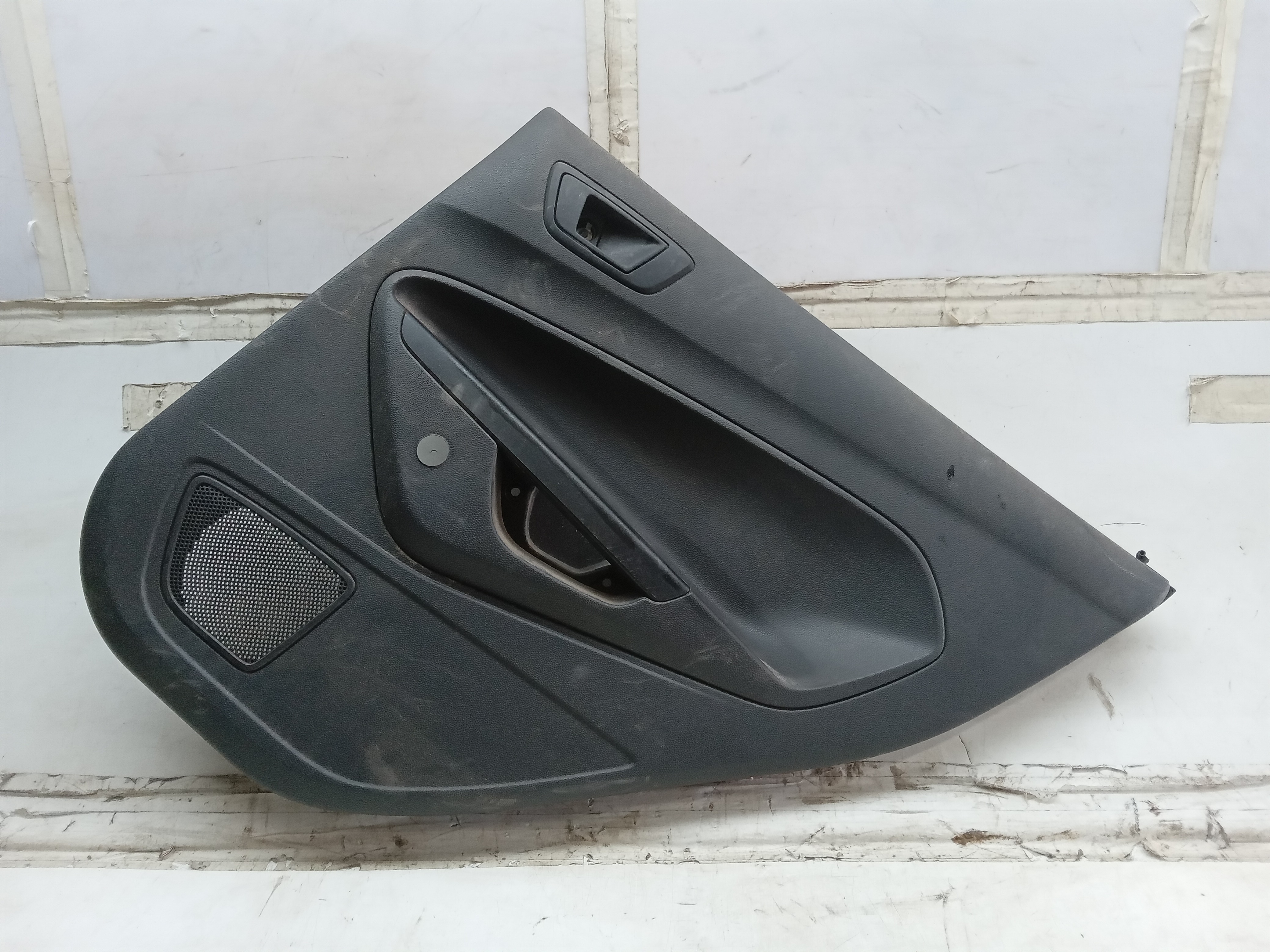 FORRO PORTA TRAS LD FORD NEW FIESTA 2014 1