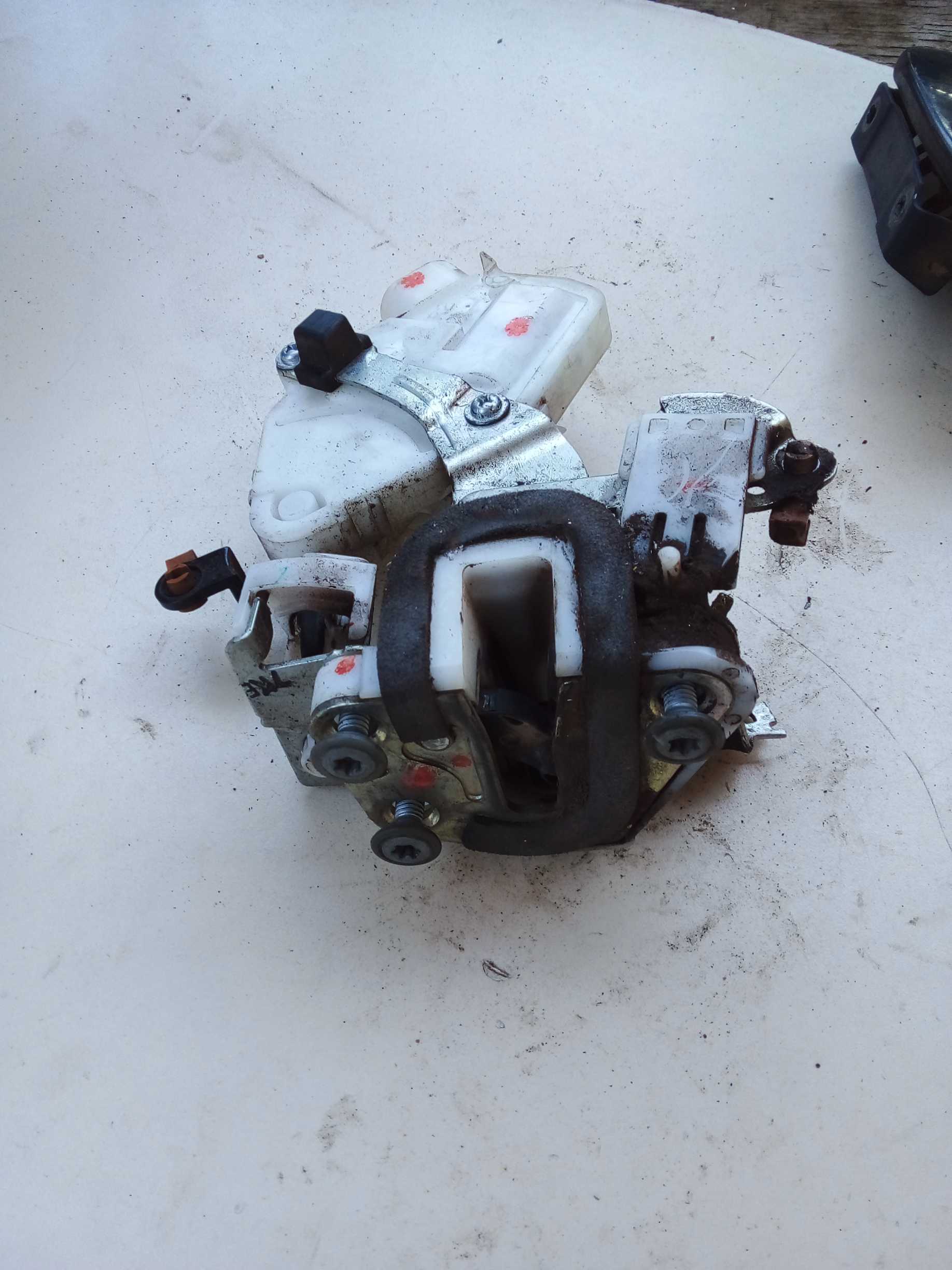 FECHADURA PORTA TRÁS DIREITA ETIOS 2018 2
