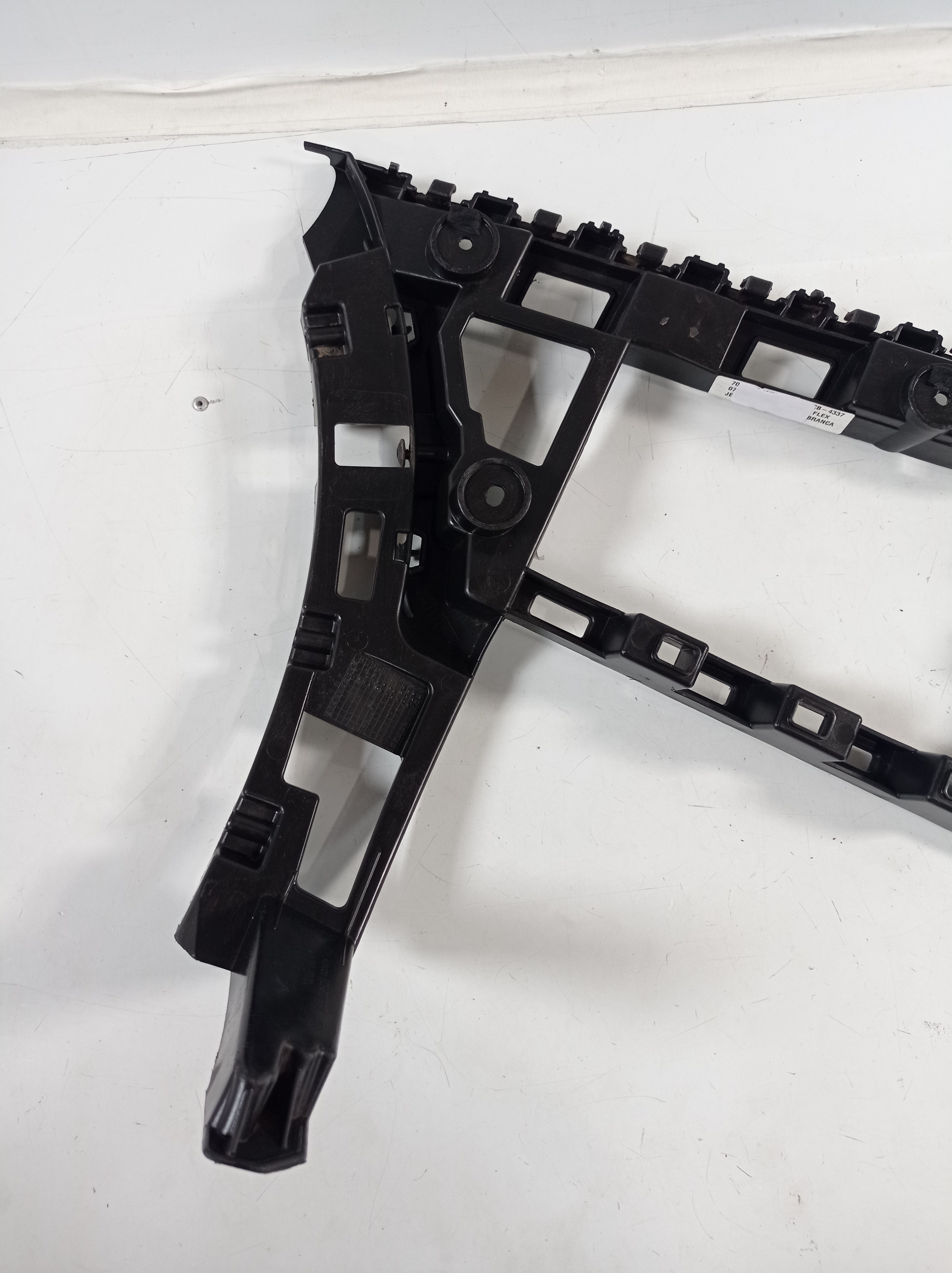 Suporte Parachoque Traseiro Direito Vw  Jetta 2012 2014 3