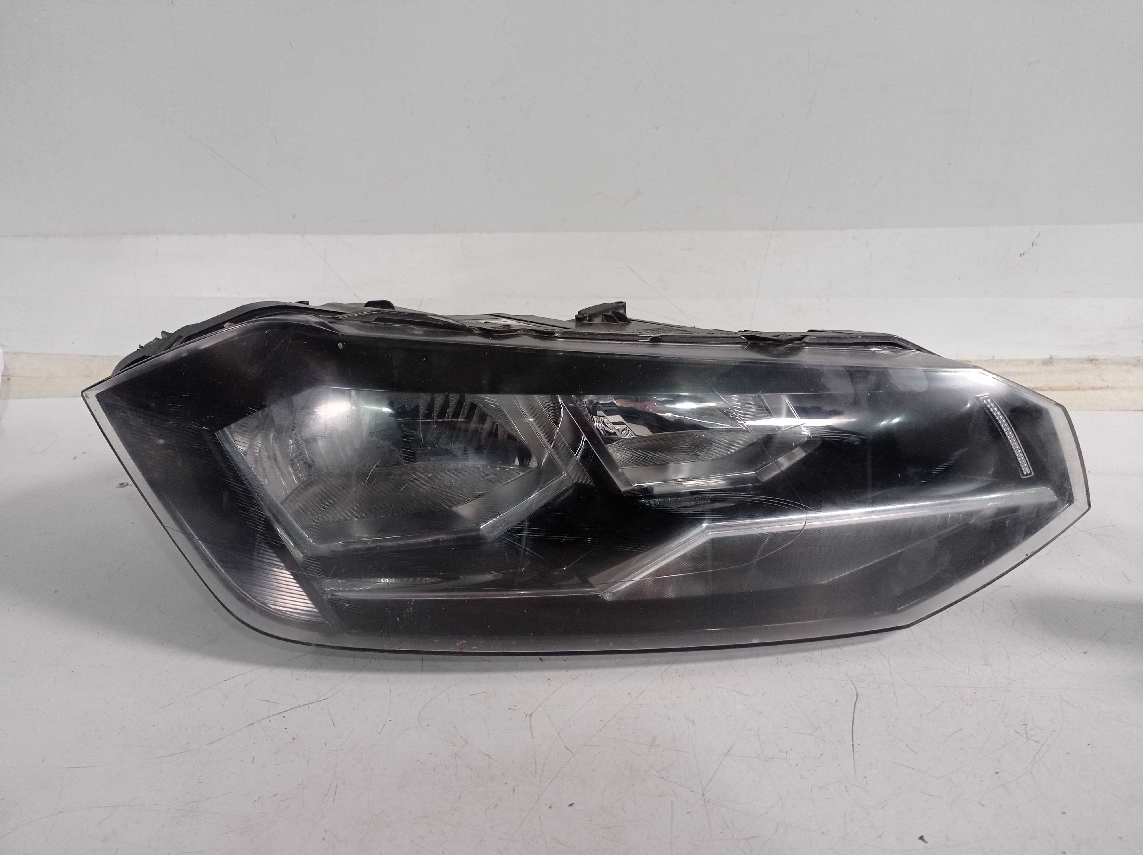 FAROL DIANTEIRO DIREITO VW POLO VIRTUS 2017 A 2019 P RECU