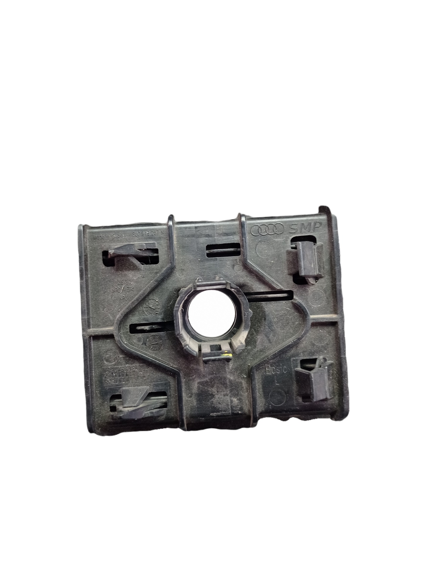 Grade Farol De Milha Esq Audi Q3 16 19 Com Furo 8u0807681q 4