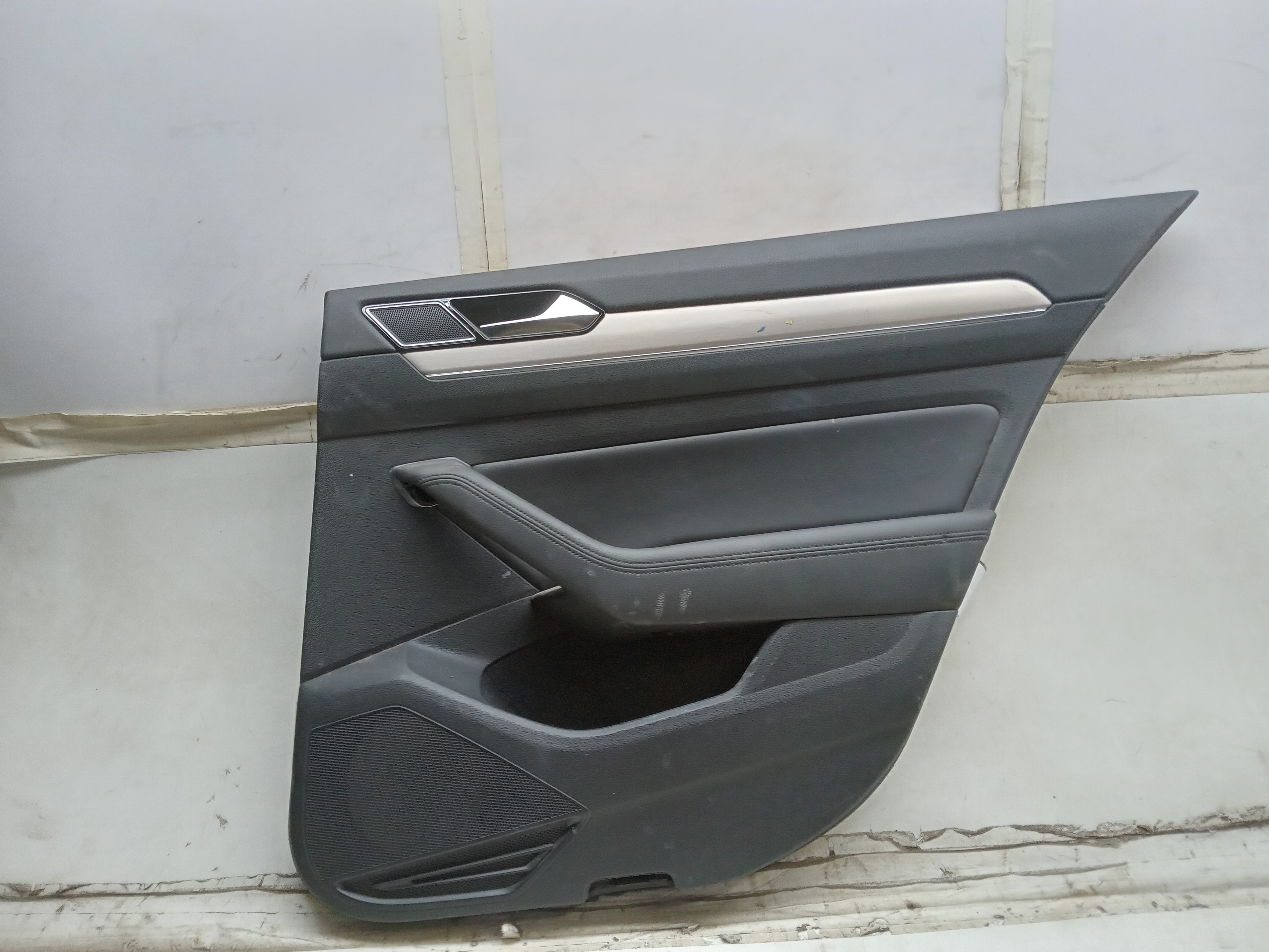 FORRO PORTA TRAS LD VW PASSAT 2017 1