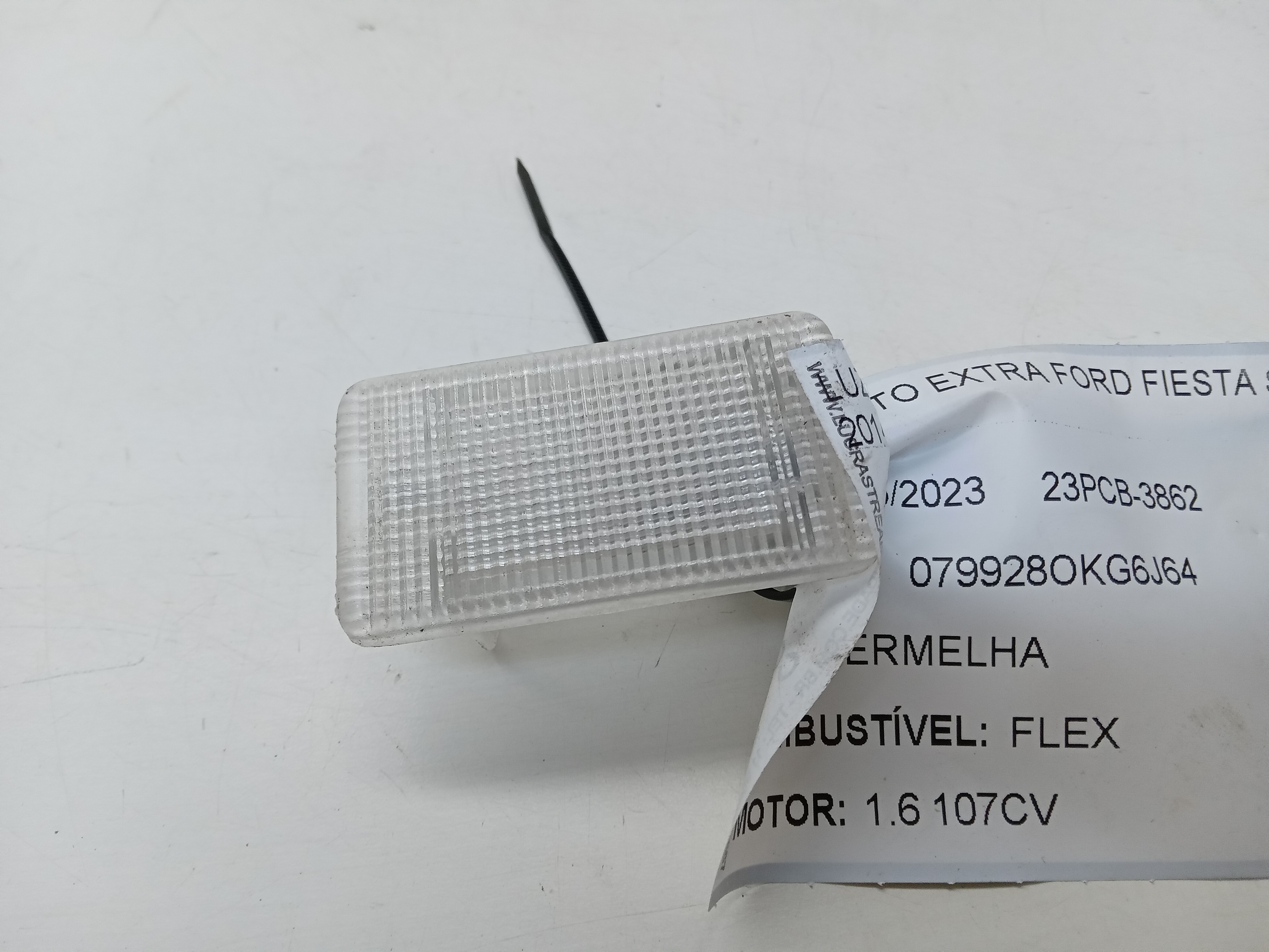 LUZ DE TETO FORD FIESTA SEDAN 2014 1