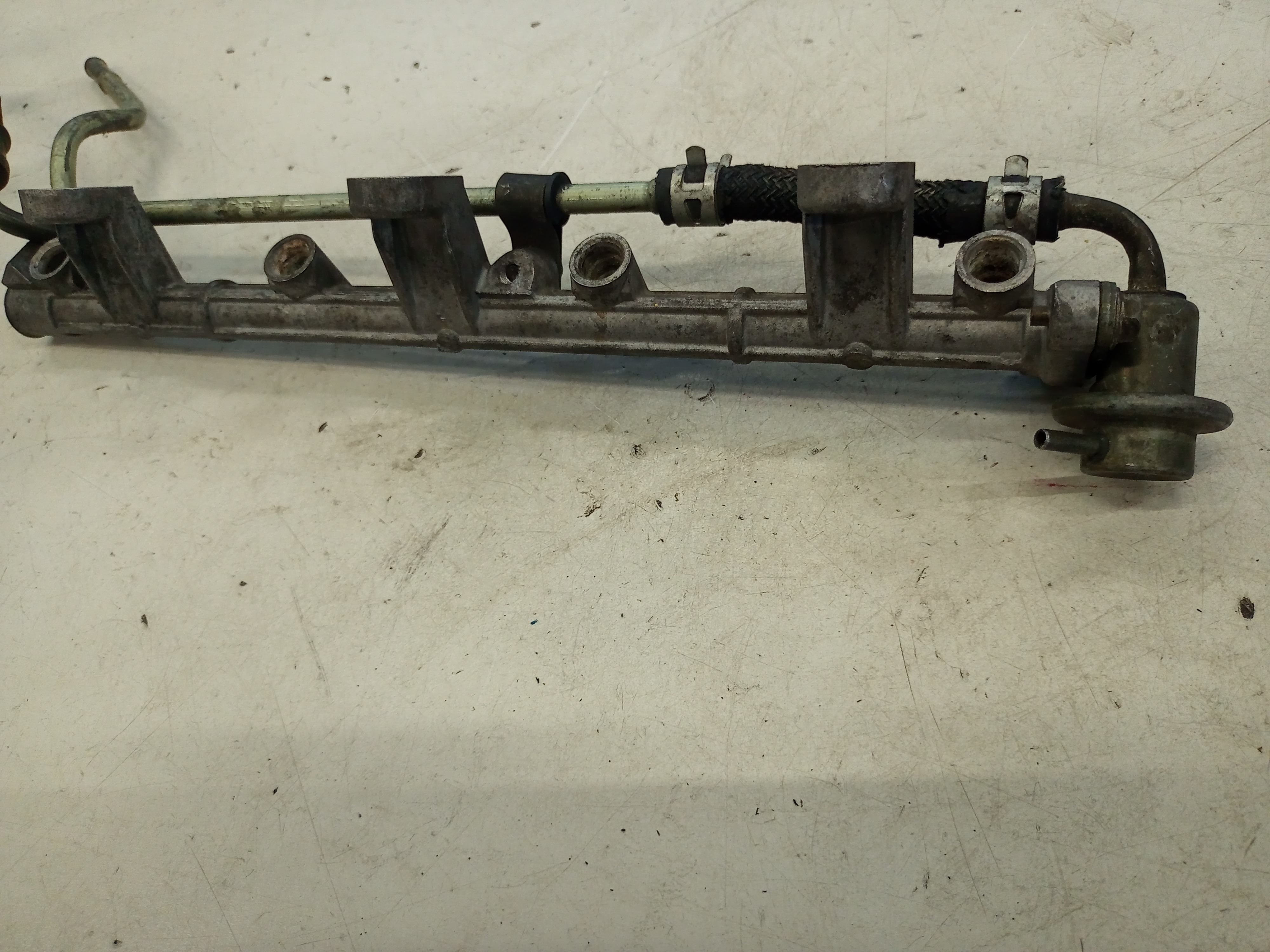 Flauta Bico Injetor Hyundai Tucson 2.0 16 V2004/2012 L.M.V