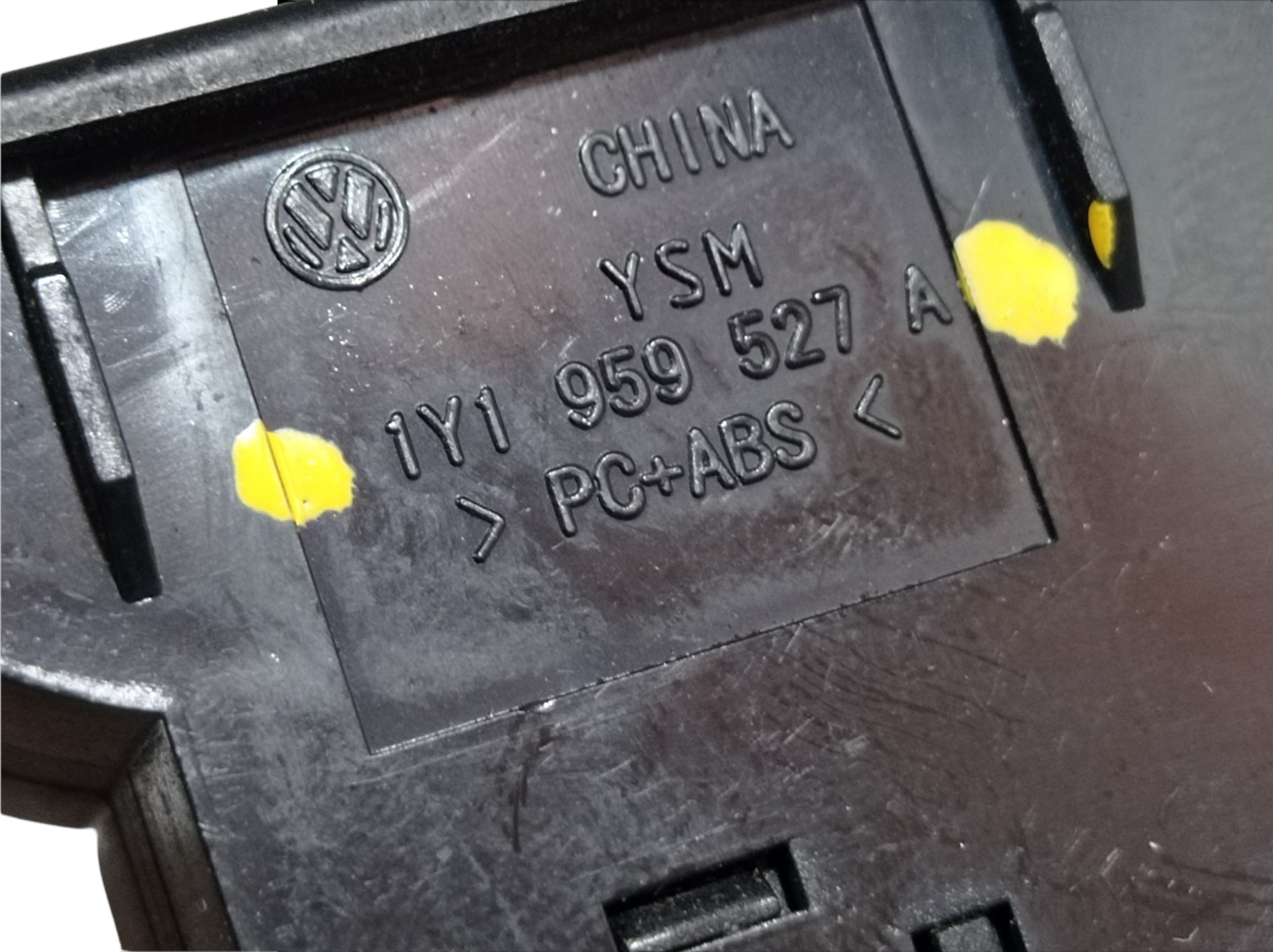 Botão Abertura Tampa Traseira Vw Jetta 2011 A 2017 V260 8