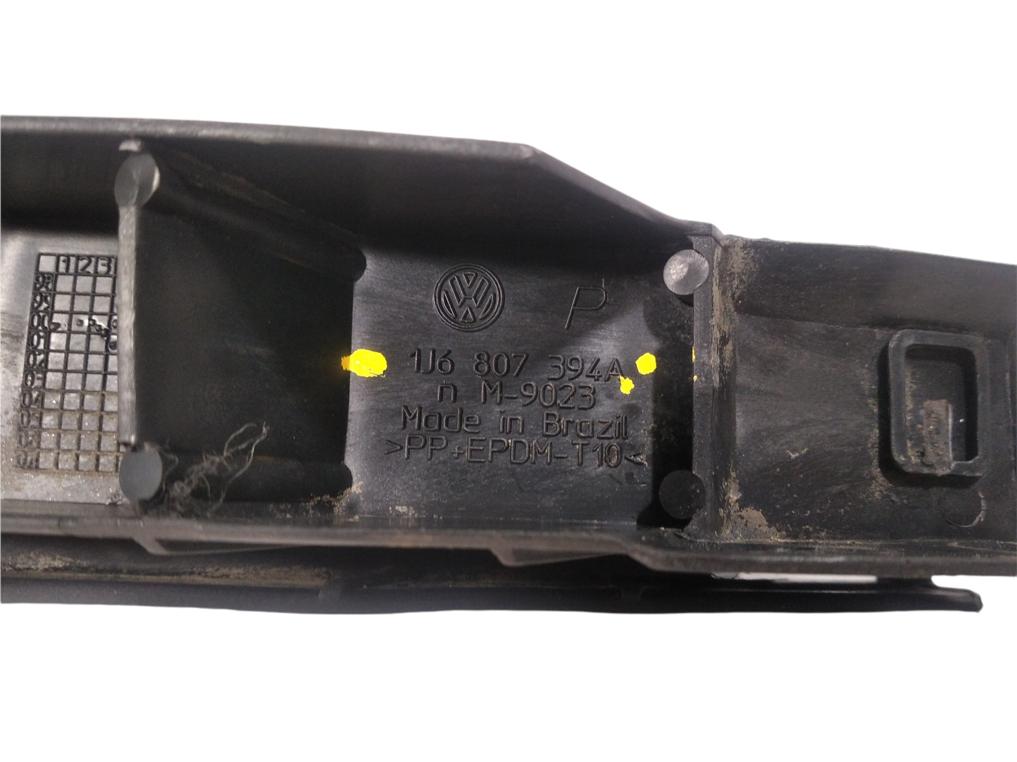 Guia Parachoque Traseiro Direito Volkswagen Golf 2002 V364 3