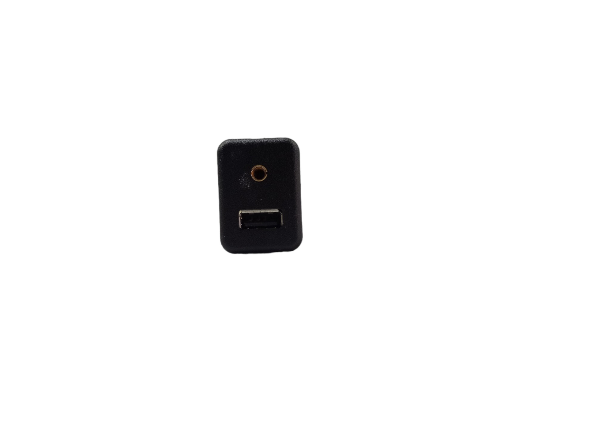 Tomata Usb Auxiliar Gm Prisma 2018 95224941 V486 4