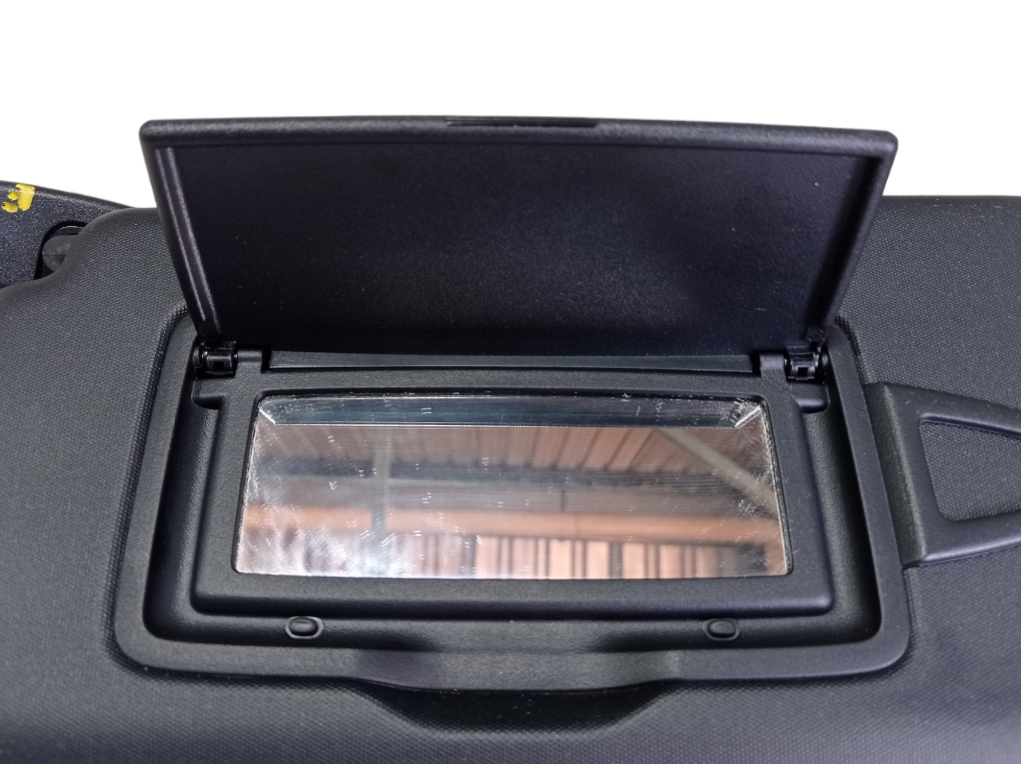 Quebra Sol Esquerdo Mercedes Benz Gla 200 1.6 2016 V568 4