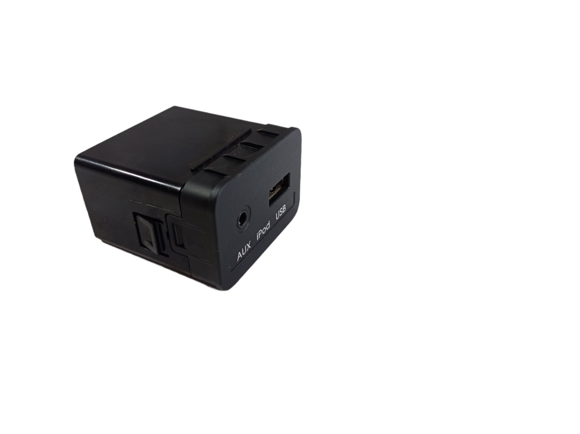 Botão Entrada Usb Auxiliar Kia Cadenza 2013 V547 5