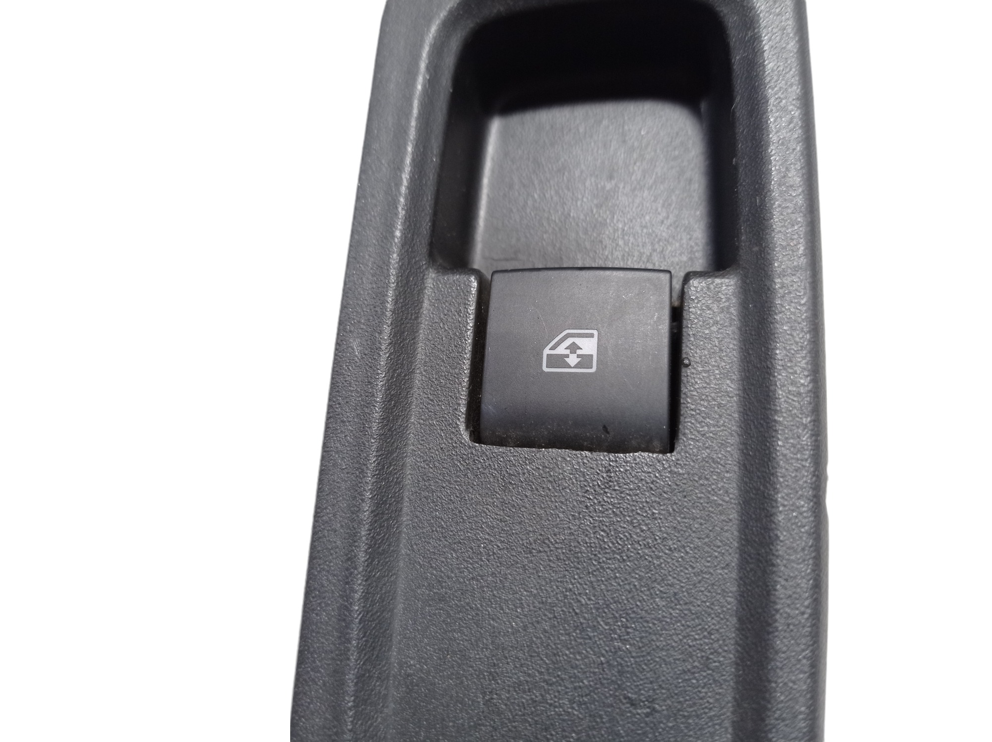 Botão Vidro Traseiro Esquerdo Gm Onix 2018 V324 22915110 7