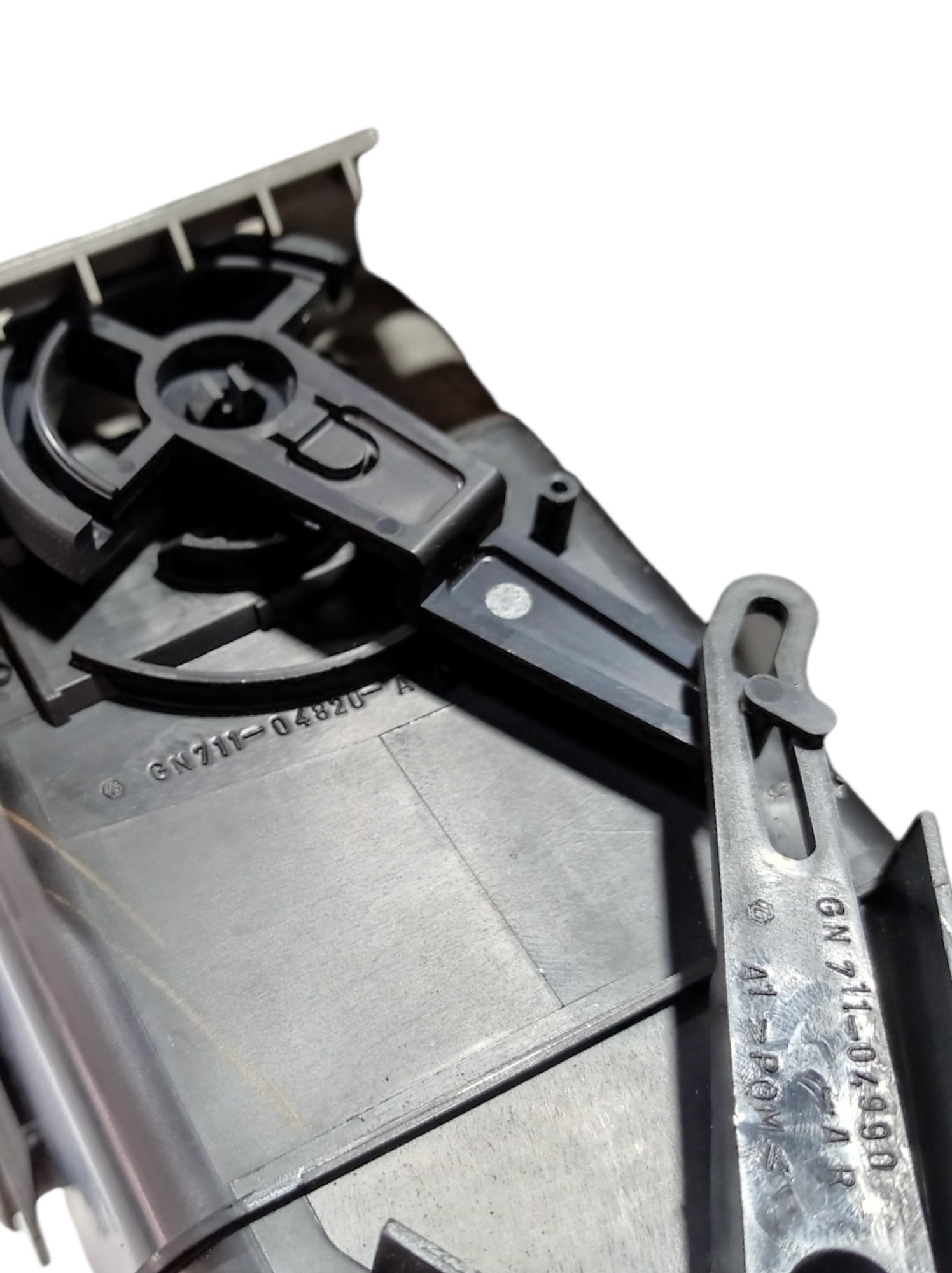 Difusor De Ar Direito Mitsubishi Grandis 2005 V28 7