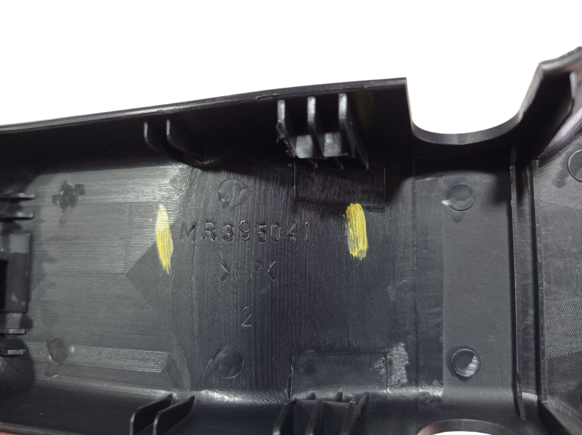 Acabamento Banco Traseiro Central Pajero Full 2012 V575 8