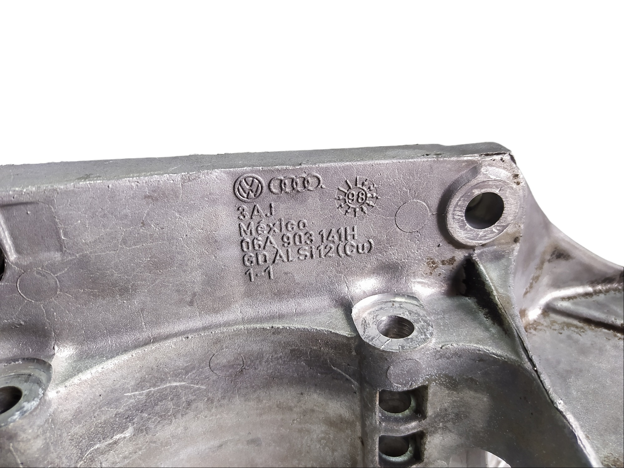 Suporte Compressor Alternador Vw Golf 2.0 2000 V478 9