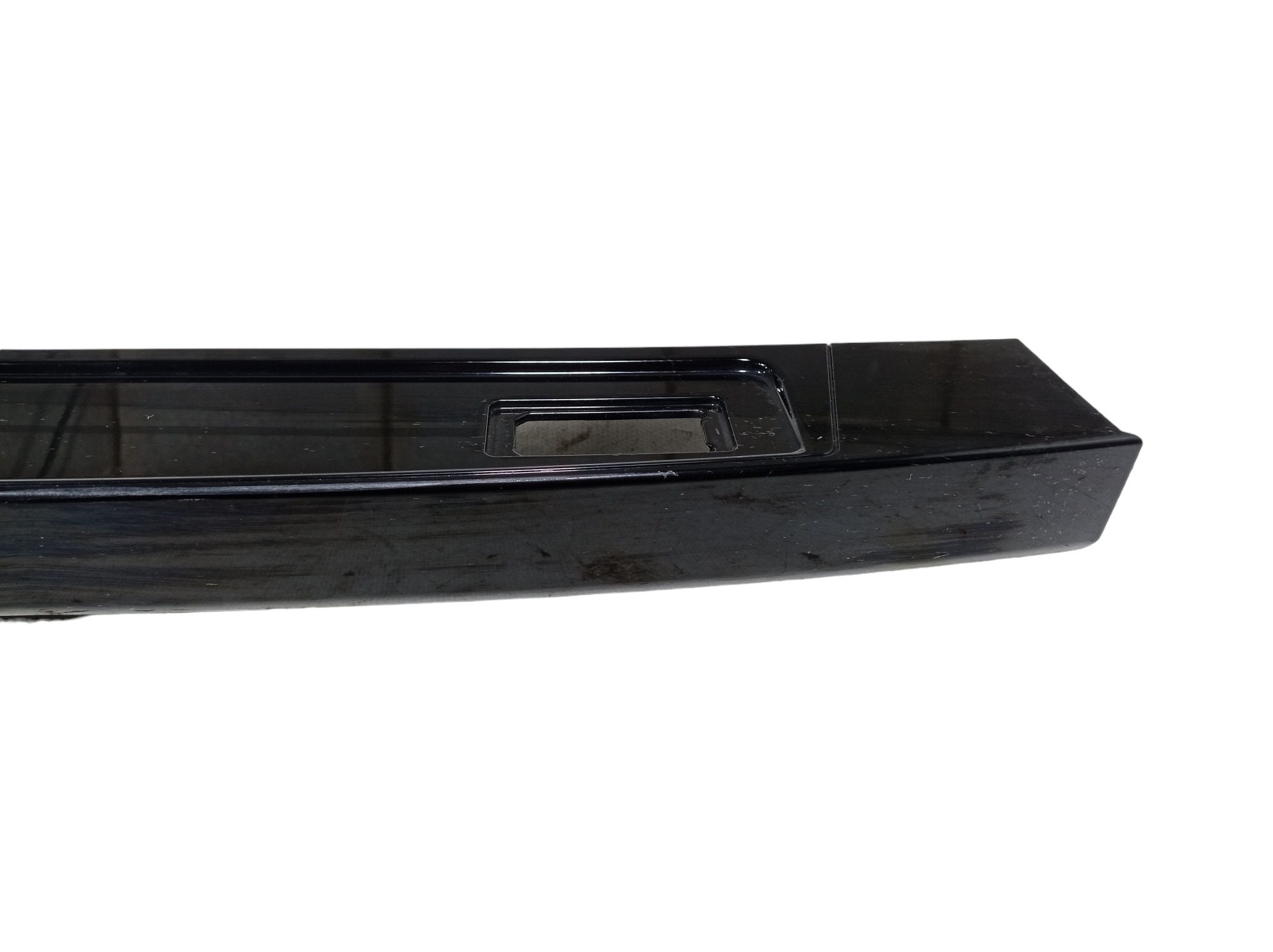 Moldura Tampa Traseira Land Rover Discovery 5 2019 V562 – Preto 3