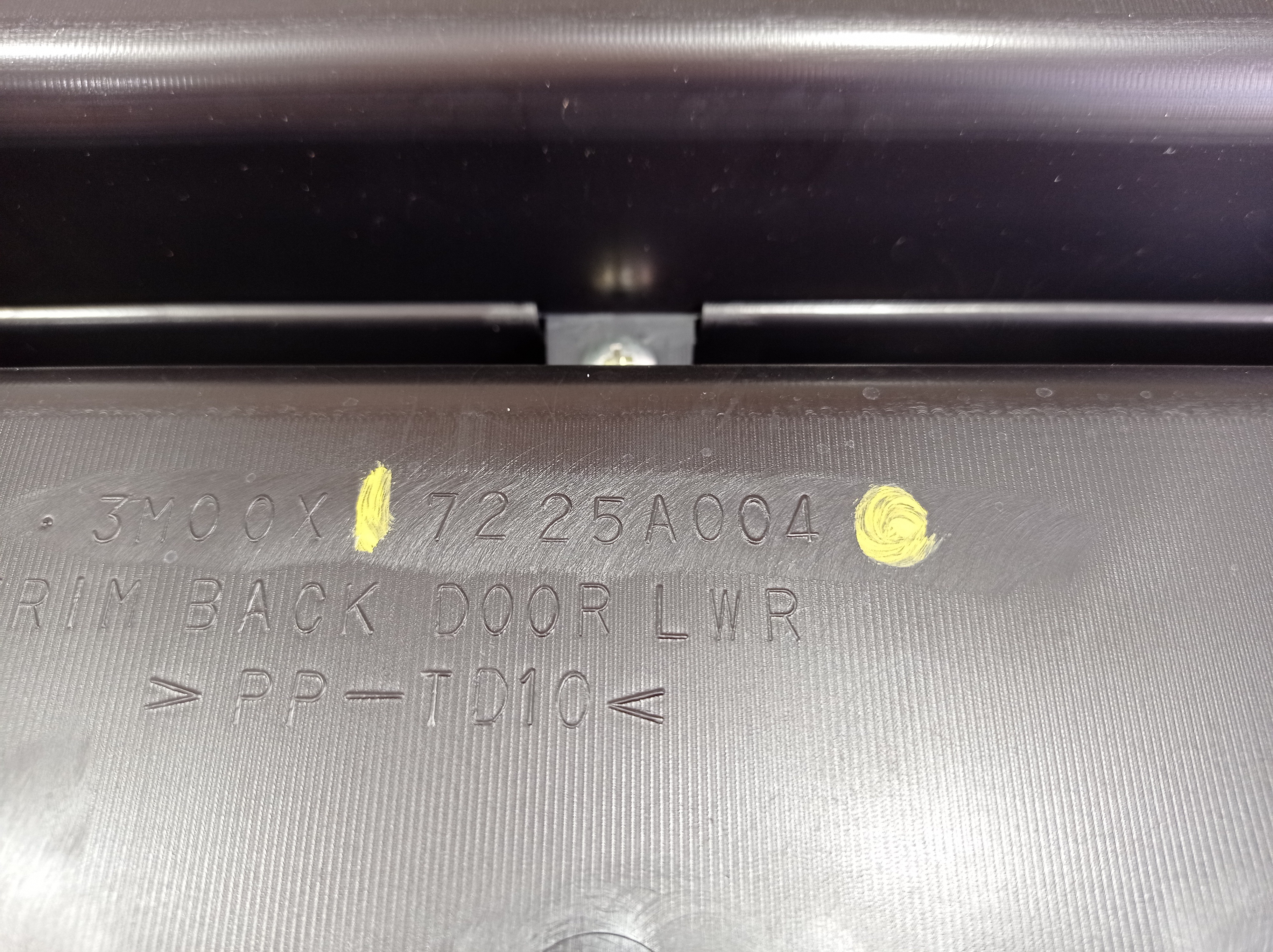 Acabamento Tampa Traseira Mitsubishi Pajero Full 2012 V575 9
