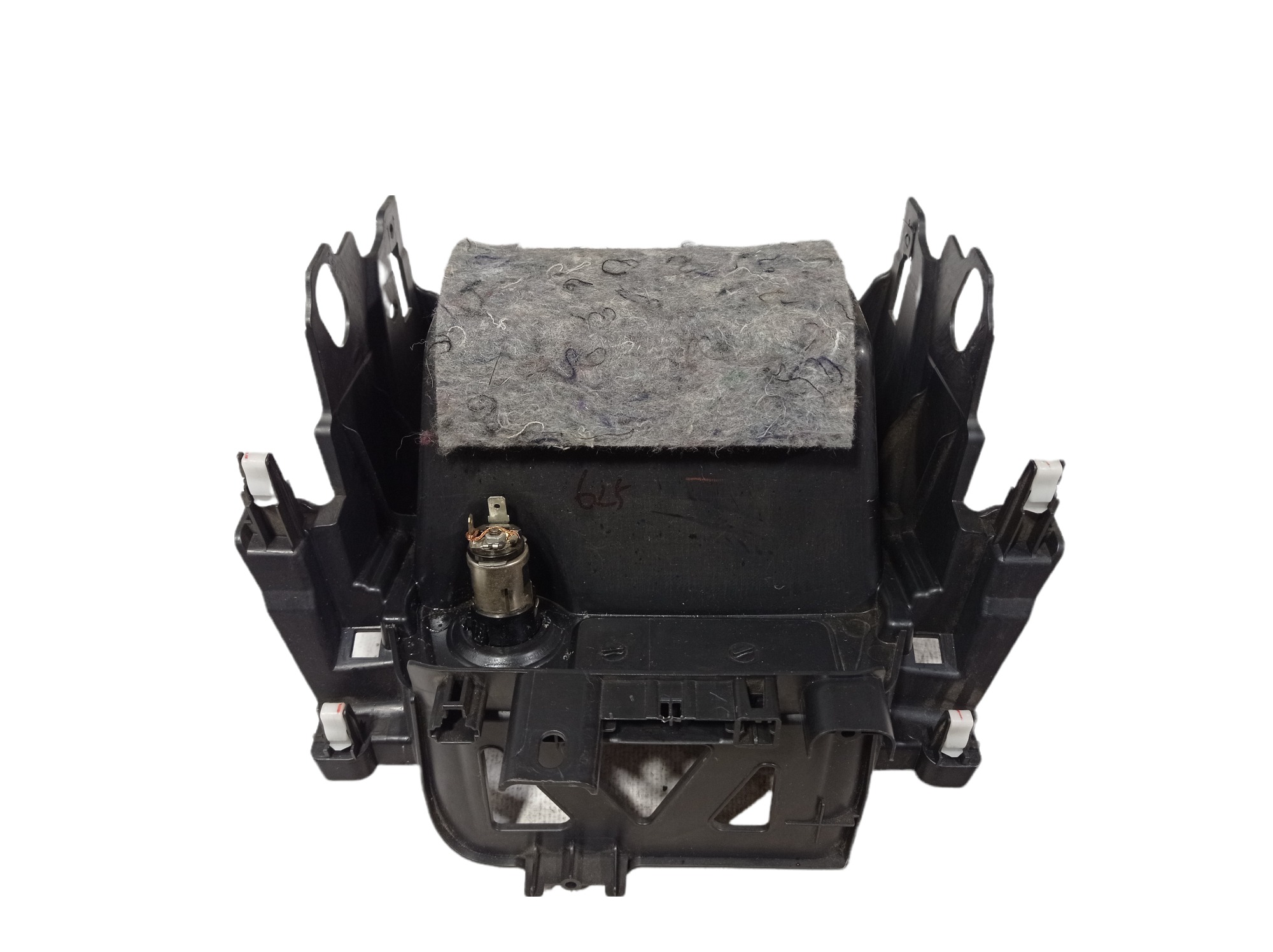 Porta Treco Console Tomada 12v Mitsubishi Outlander 2015 9