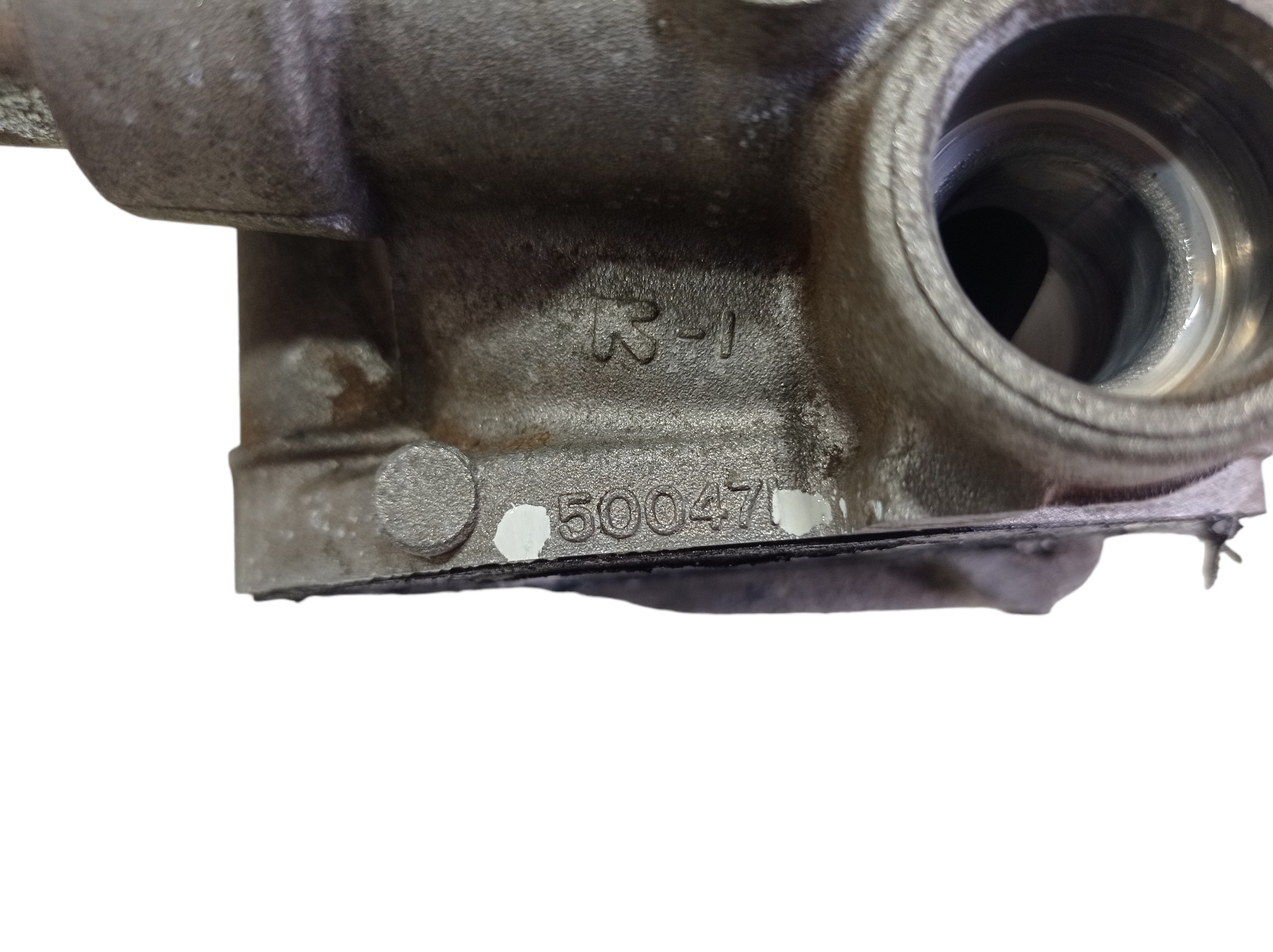 Carcaça Válvula Termostática Mitsubishi Pajero Full 12 V575 8