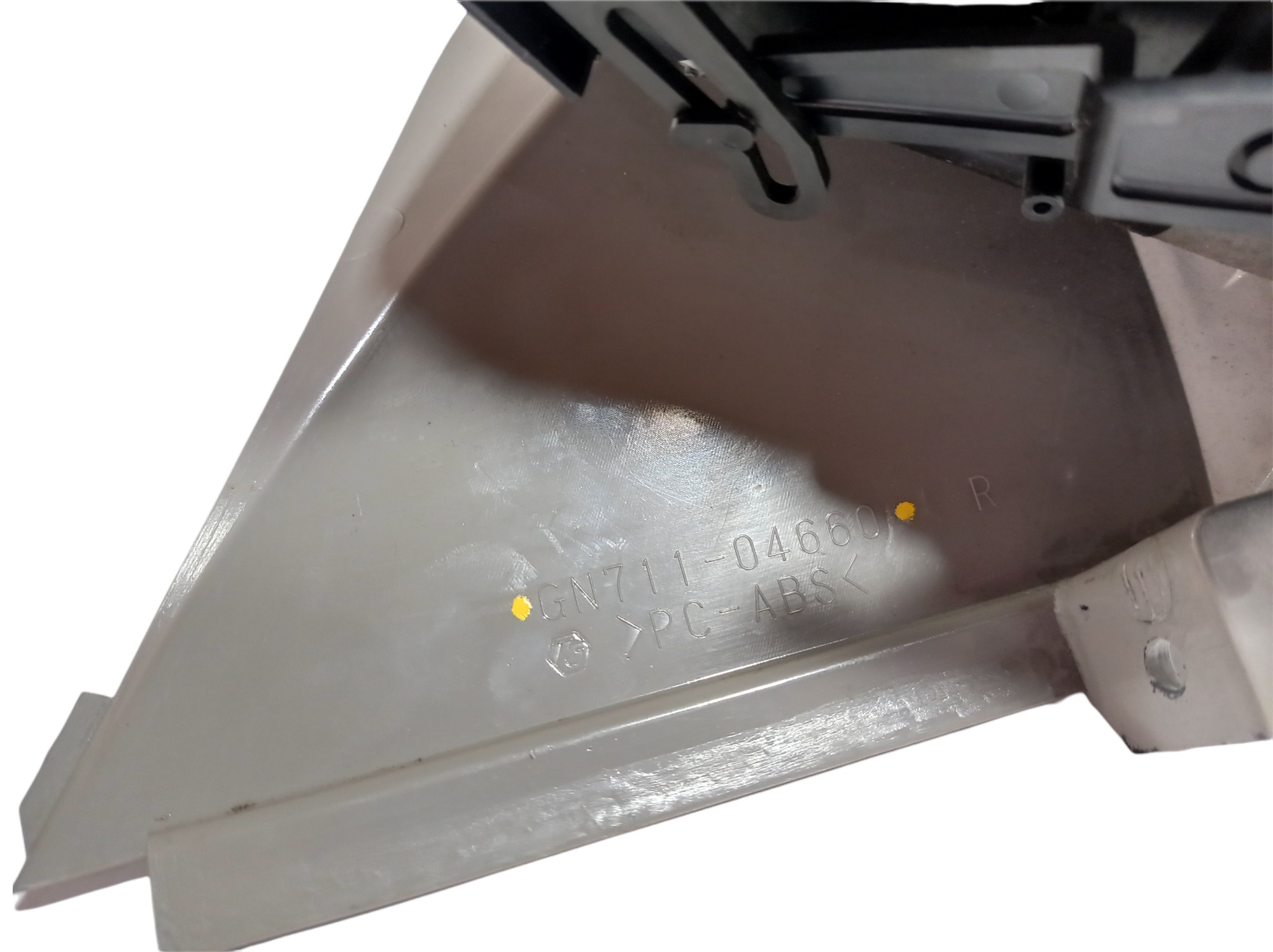 Difusor De Ar Direito Mitsubishi Grandis 2005 V28 4