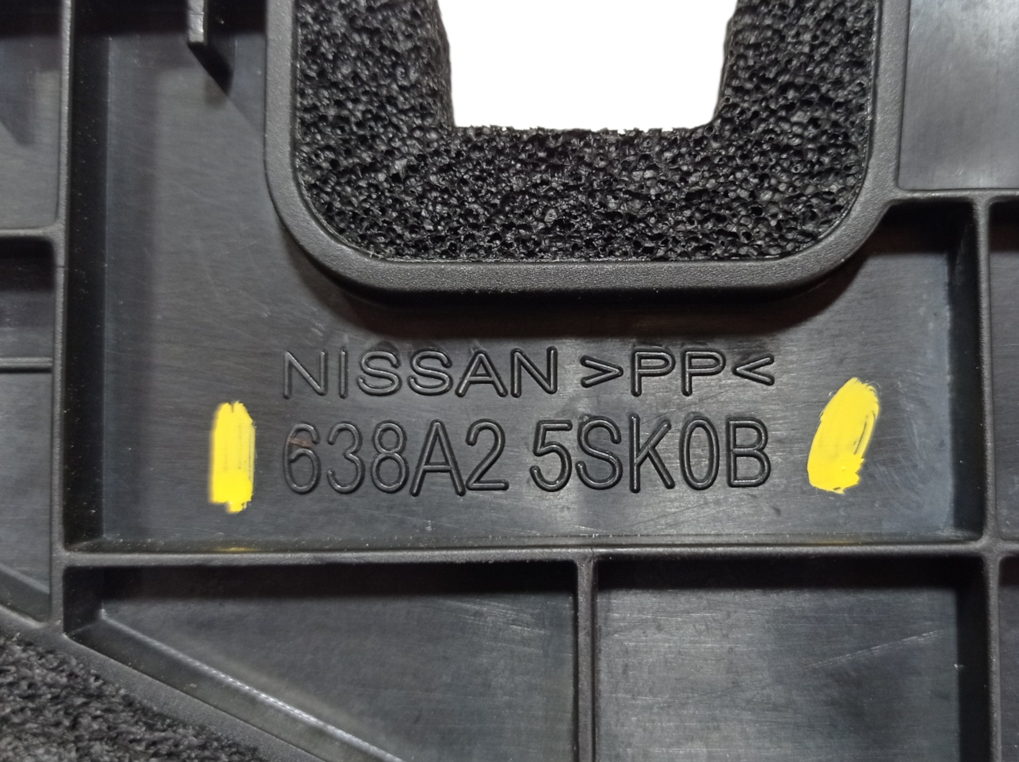 Batente Guia Paralama Direito Nissan Leaf  638a25sk0b V488 5