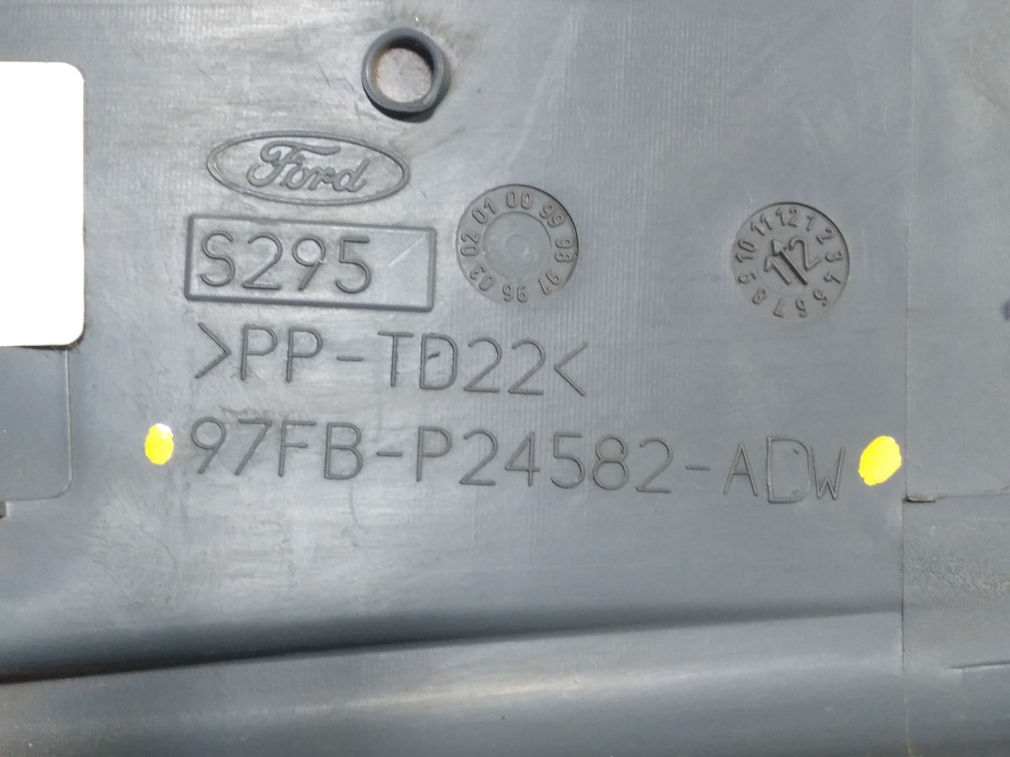 Acabamento Coluna Traseira Direito Ford Courier 2013 V314 7