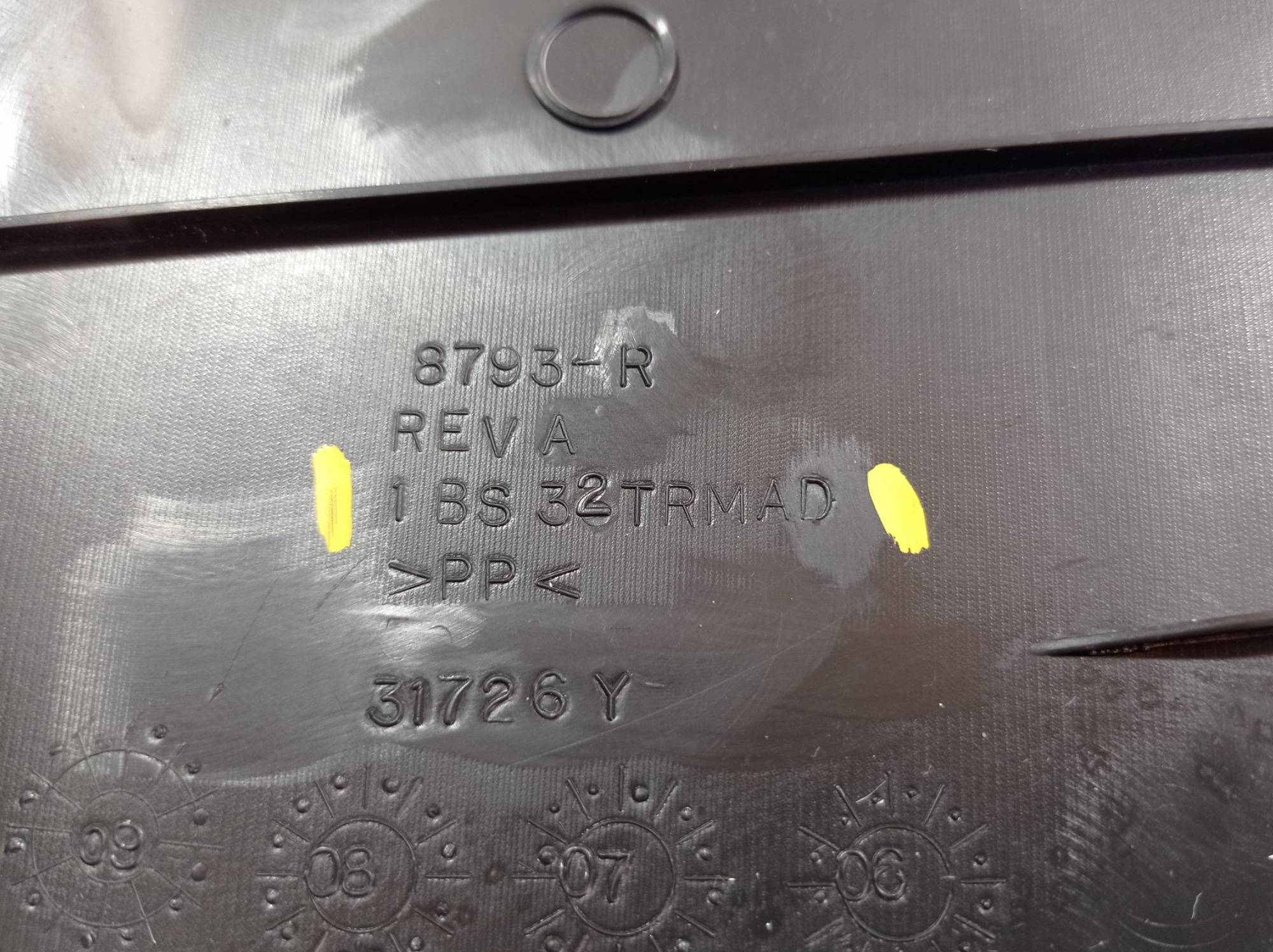 Acabamento Inferior Coluna Direita Jeep Cherokee 2012 V561 3