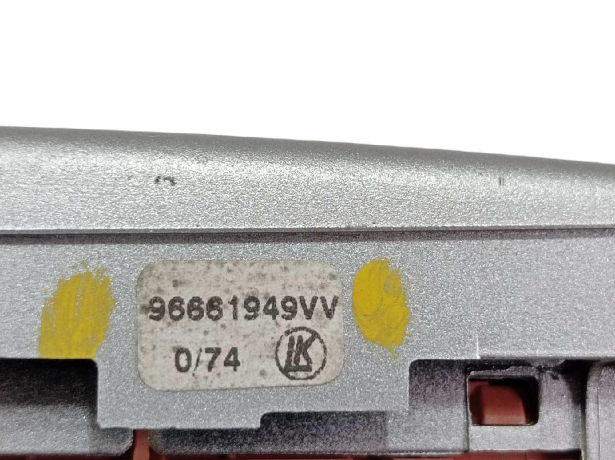 Botão Falso Painel Citroen C3 96661949vv Vl 8