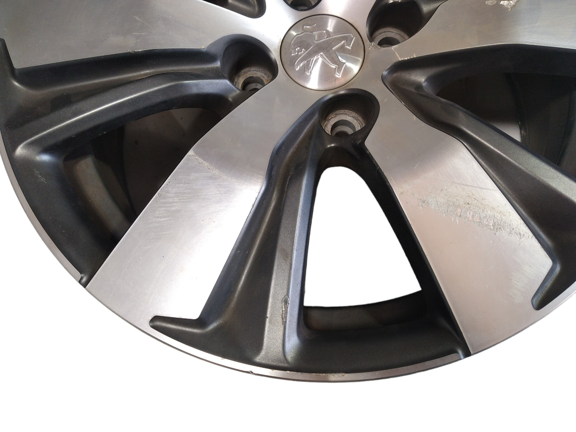 Roda Aro 16 4×108 Peugeot 2008 2017 9804513277 V437 7