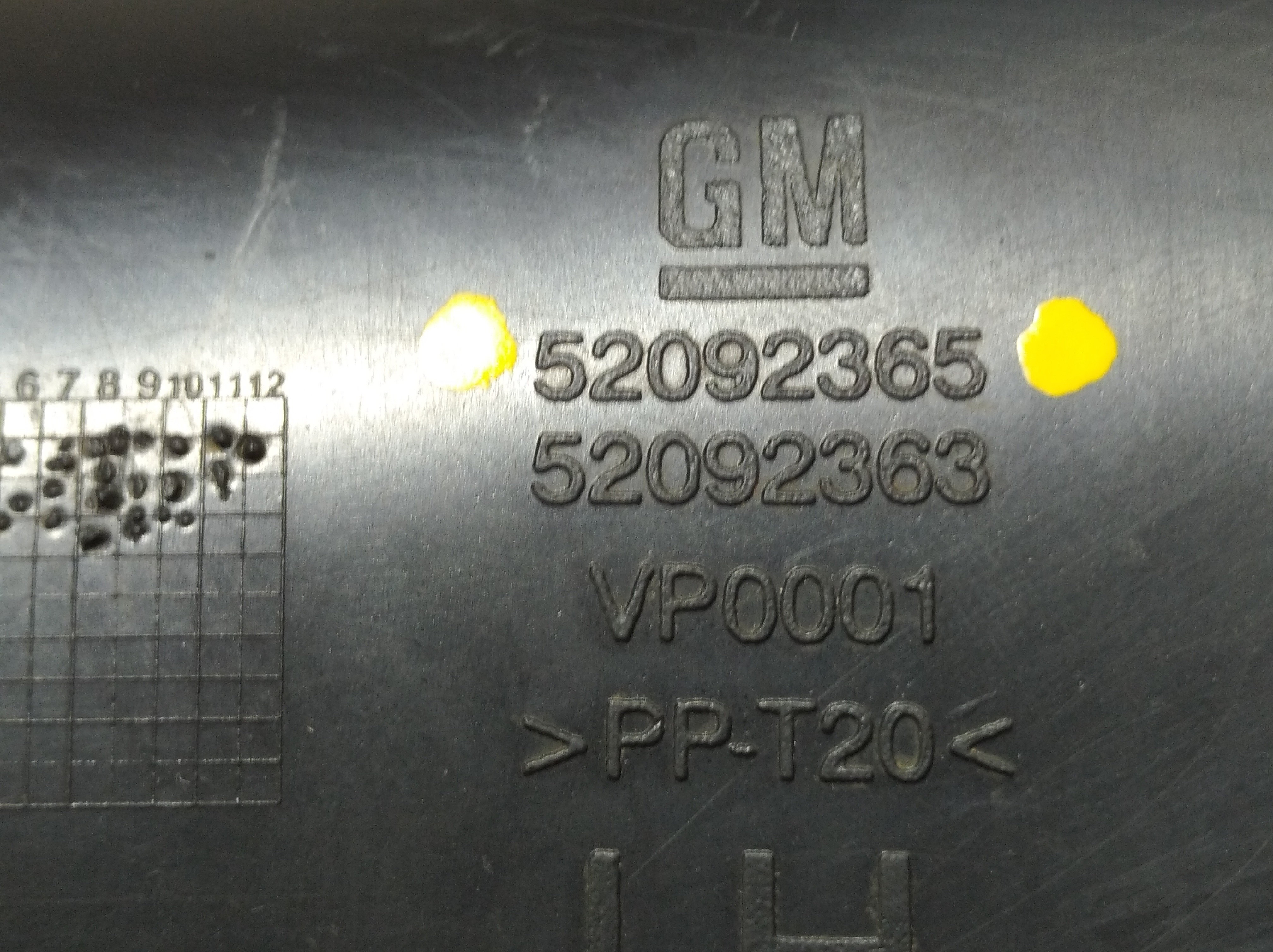 Moldura Farol Milha Esquerdo Gm Prisma 2019 V338 10