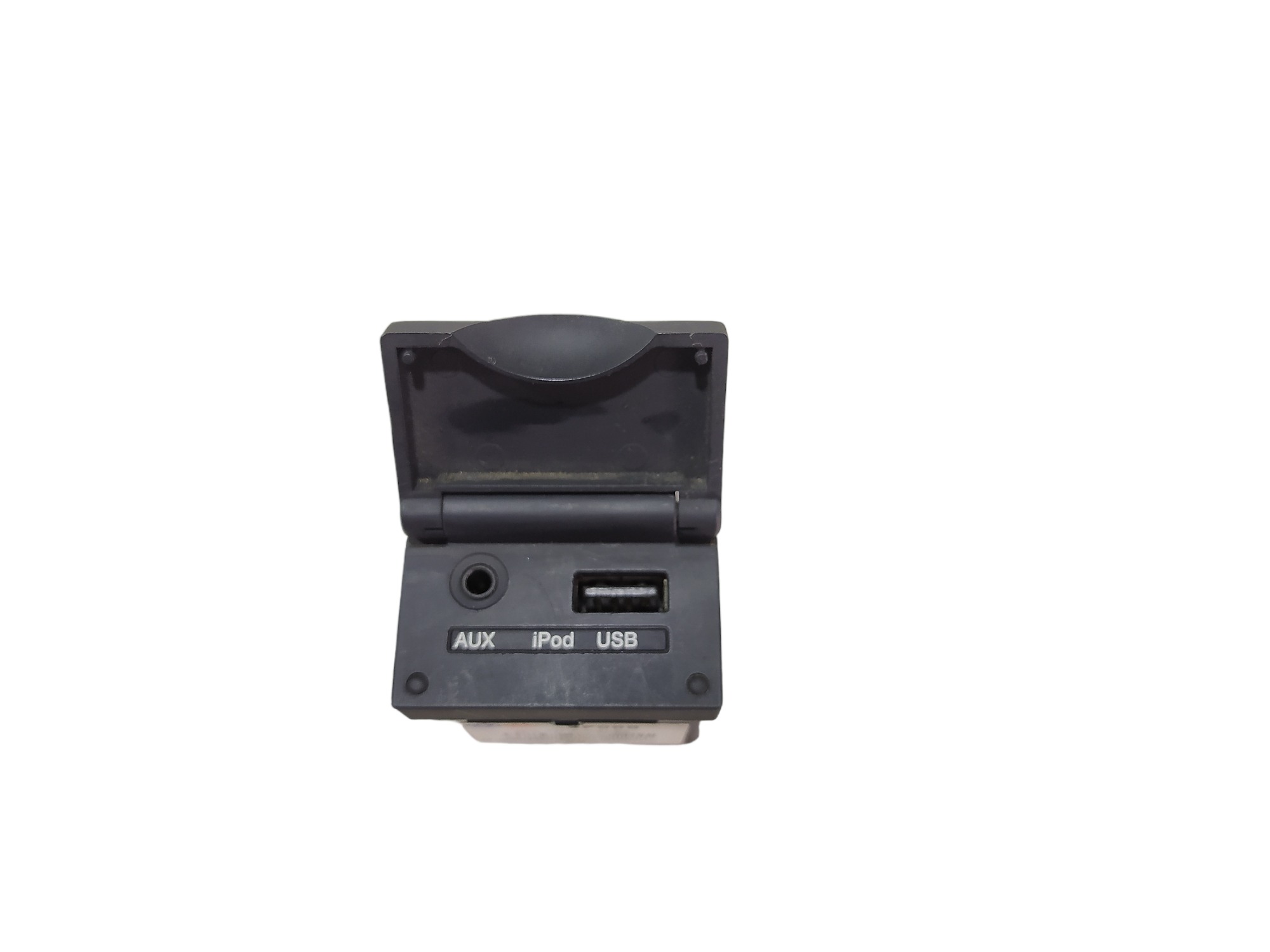 Entrada Usb iPod Kia Opirus 2008 V581 1