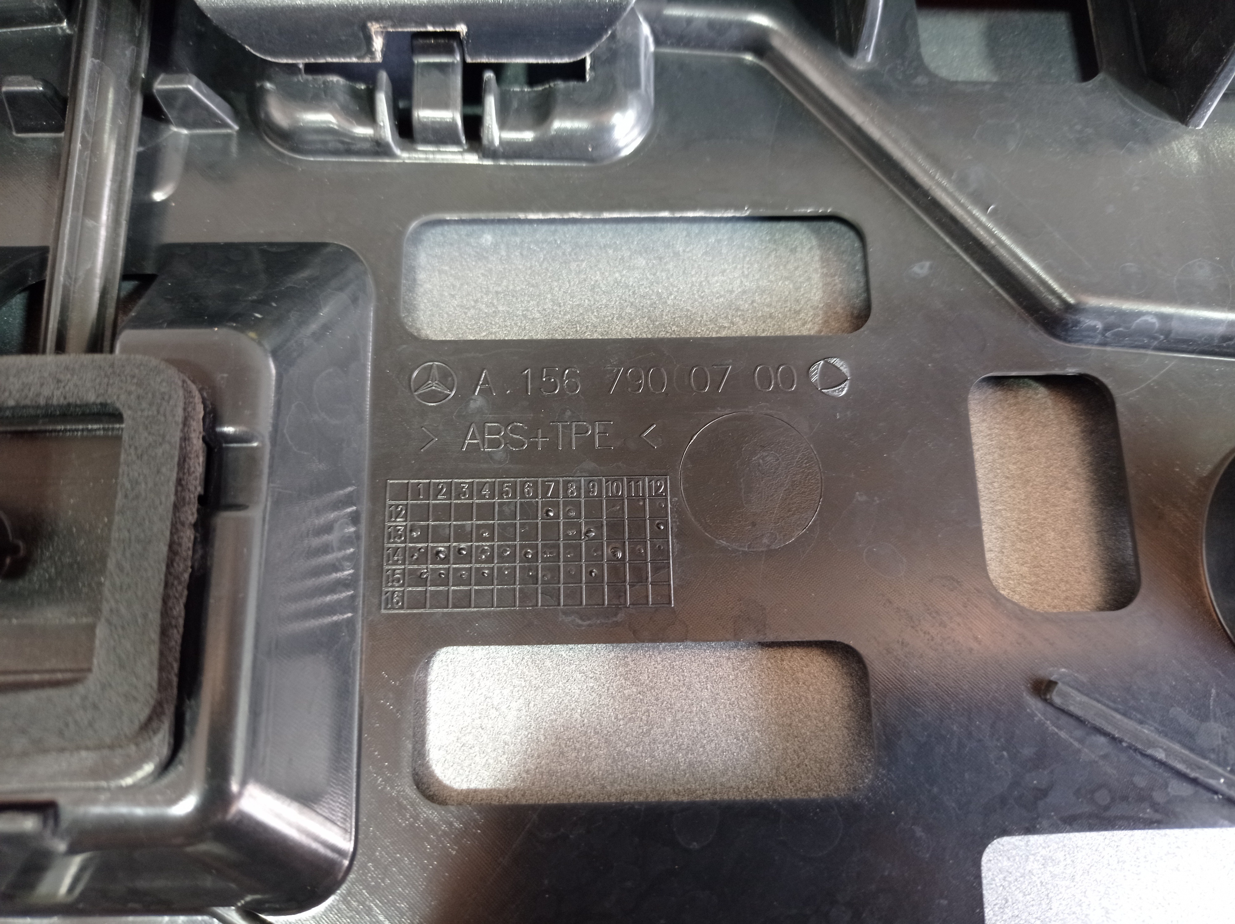 Spoiler Traseiro Mercedes Gla 200 2016 V568 Prateado 9