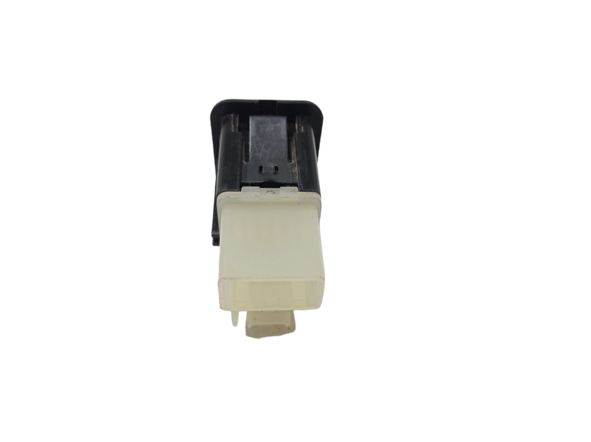 Tomata Usb Auxiliar Gm Prisma 2018 95224941 V486 8