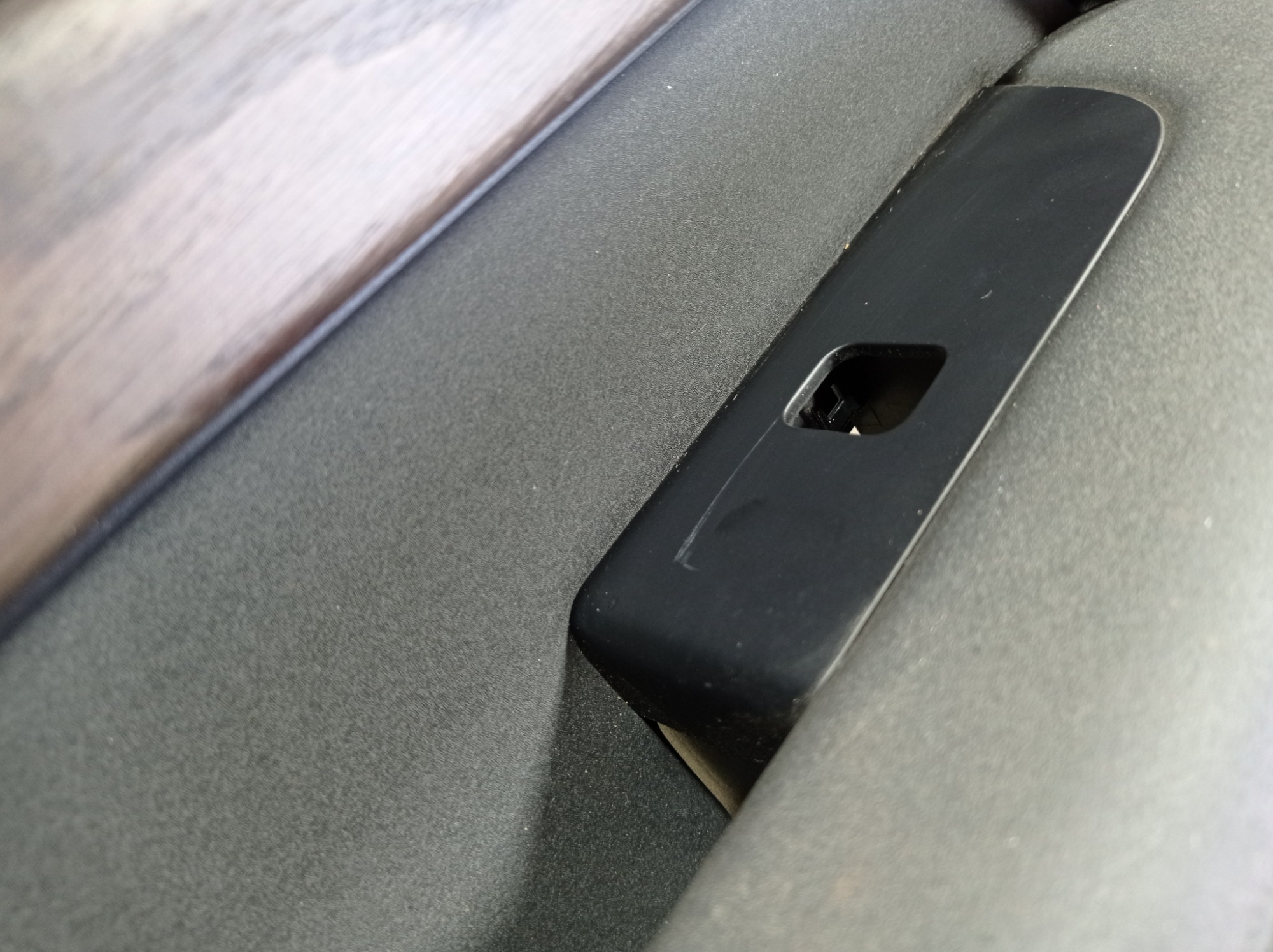 Forro Porta Traseira Esquerda Discovery 5 2019 V562 Preta 1